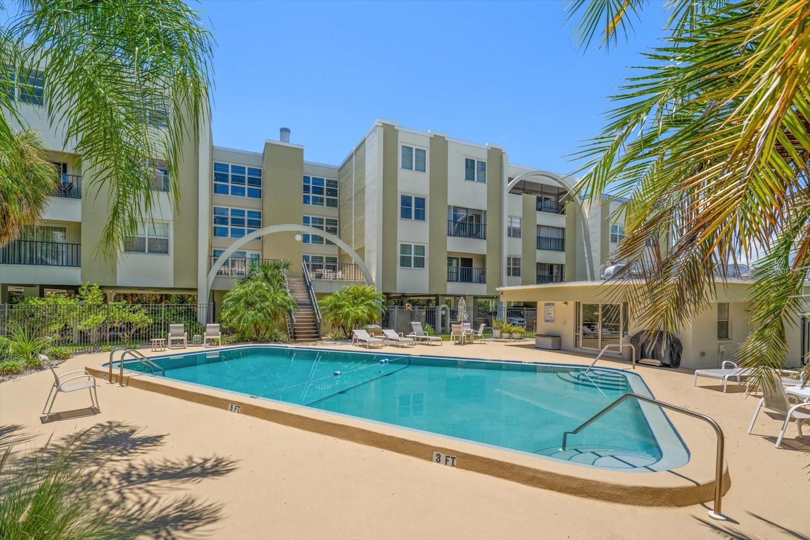 4681 1st St NE #308, St Petersburg, FL 33703