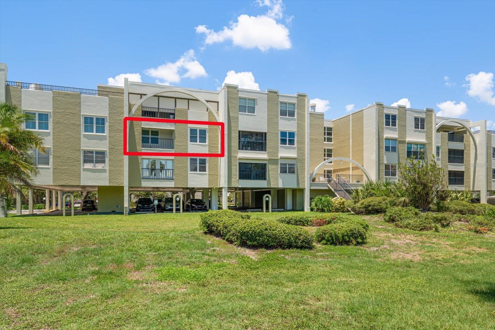 4681 1st St NE #308, St Petersburg, FL 33703