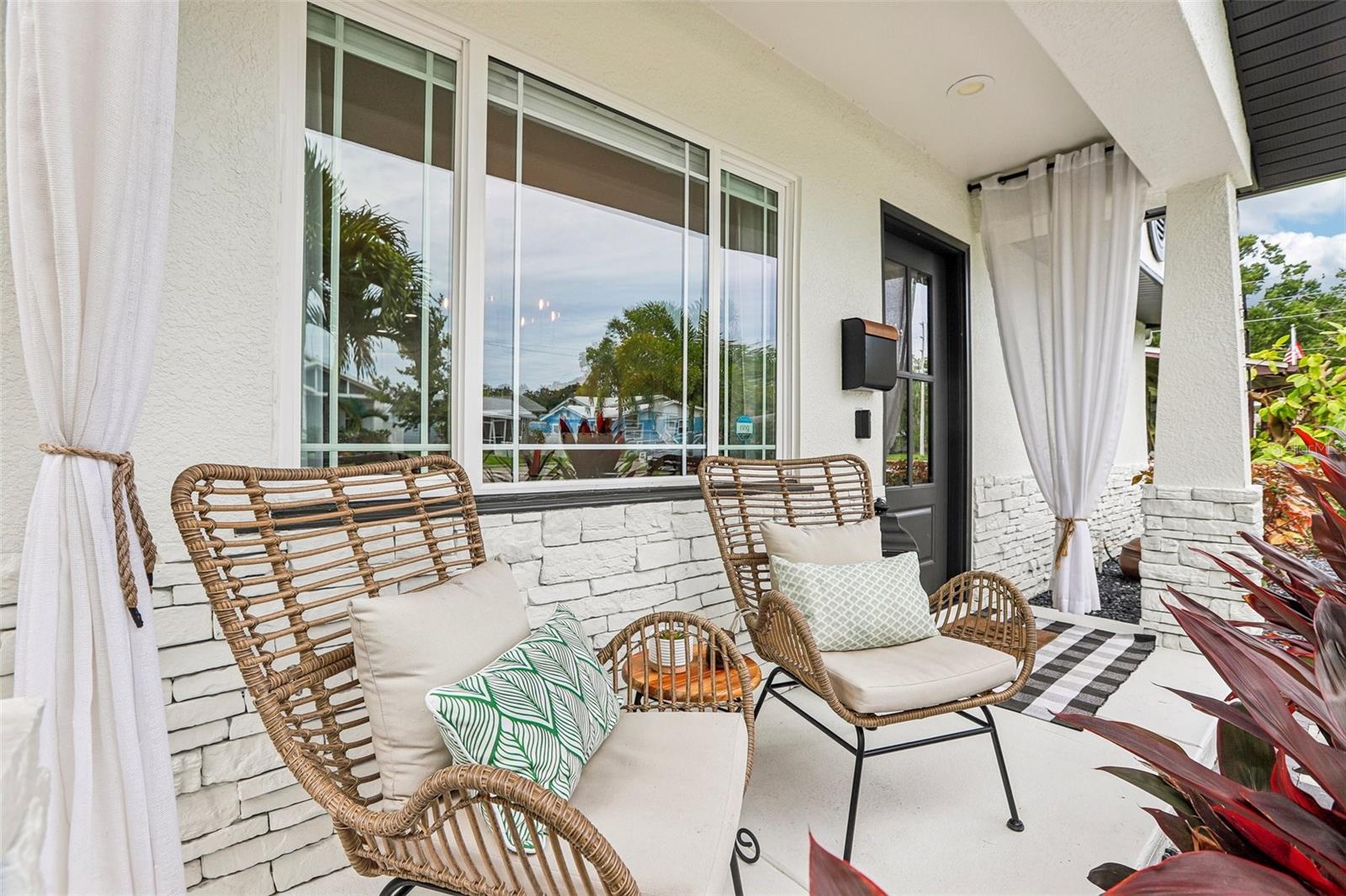 472 36th Ave N, St Petersburg, FL 33704