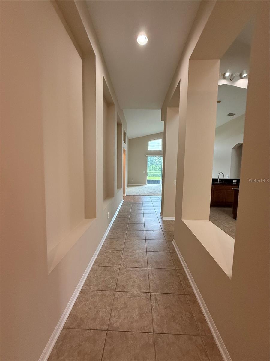 10856 Breaking Rocks Dr, Tampa, FL 33647