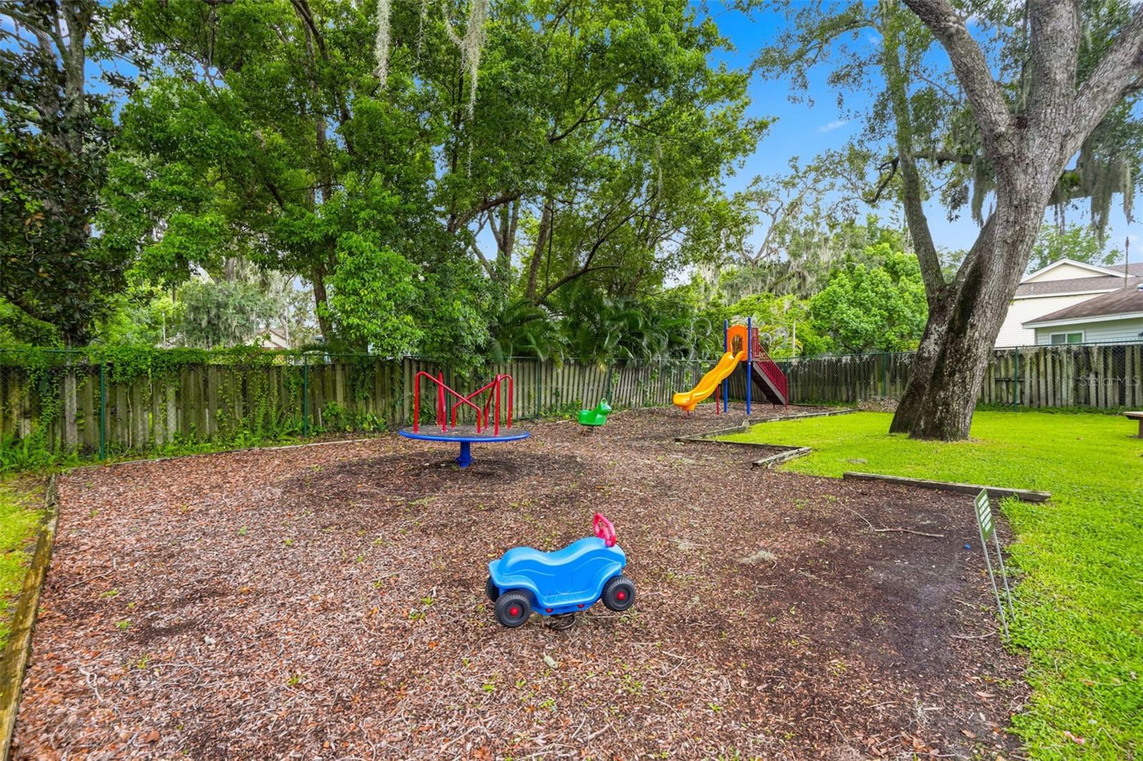 934 Berkley Ct N, Palm Harbor, FL 34684