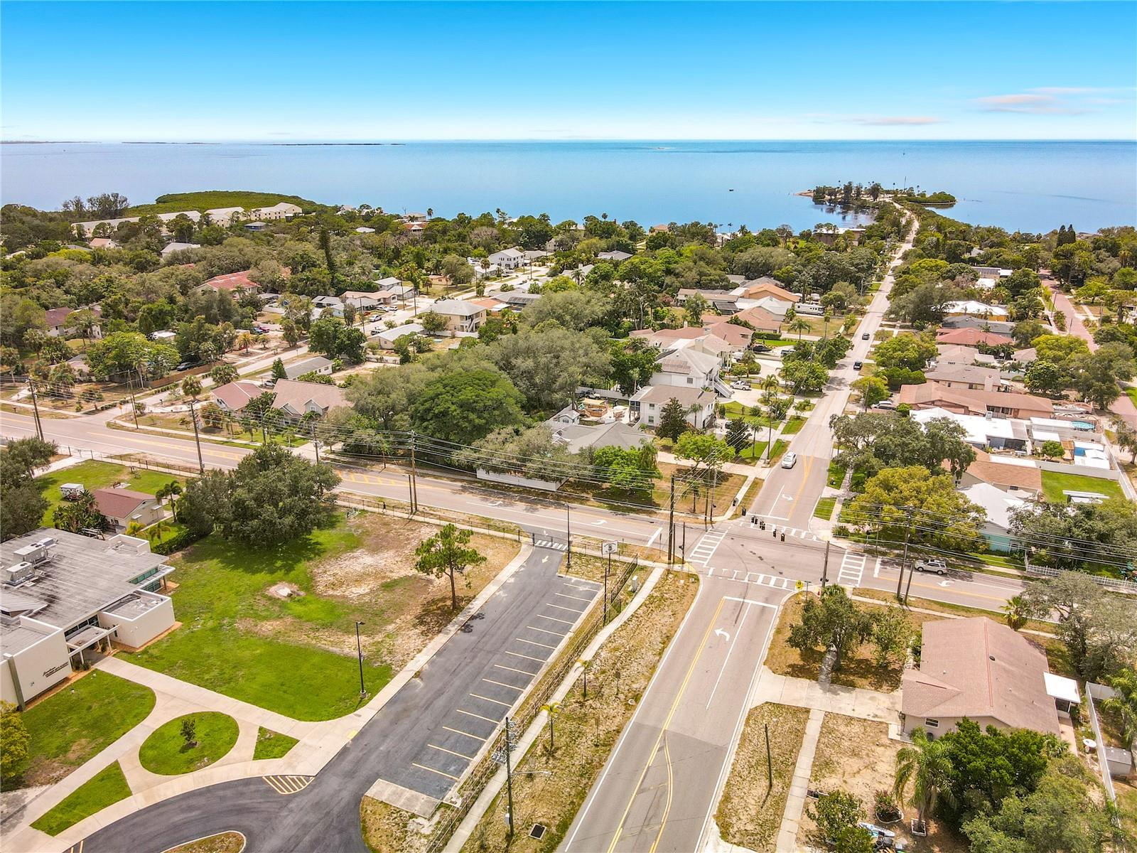 1601 Gulf Rd, Tarpon Springs, FL 34689