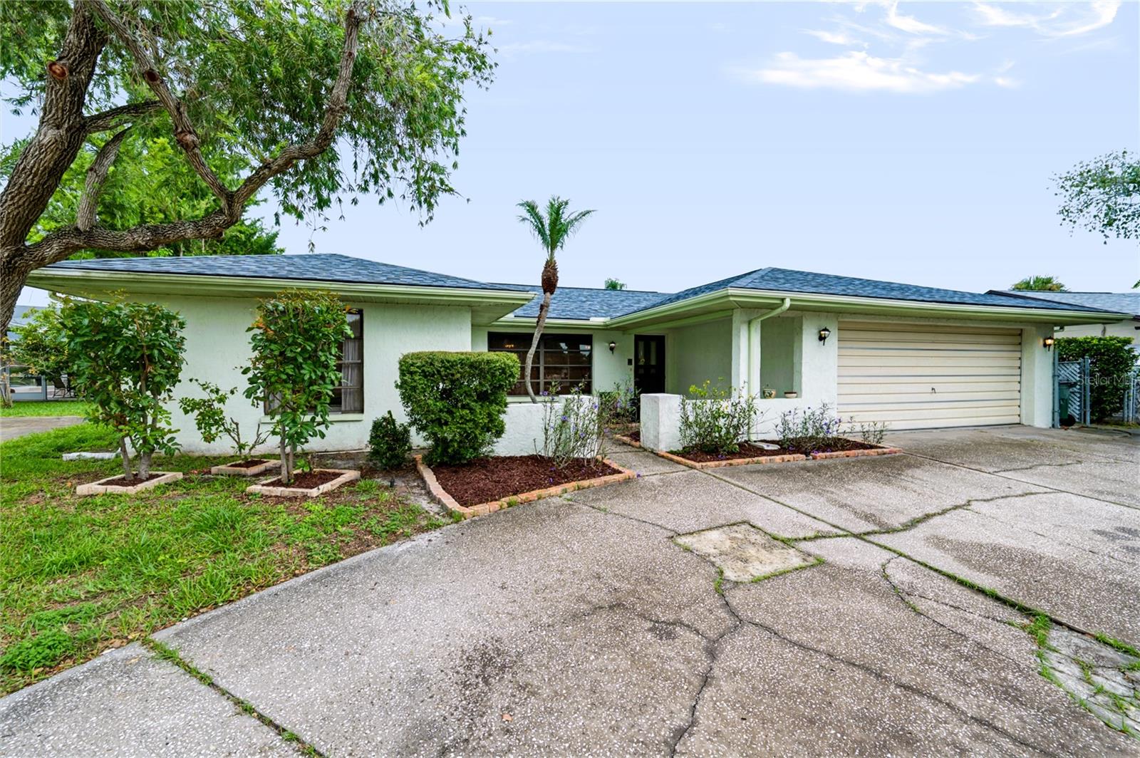 9520 Lake Christina Ln, Port Richey, FL 34668