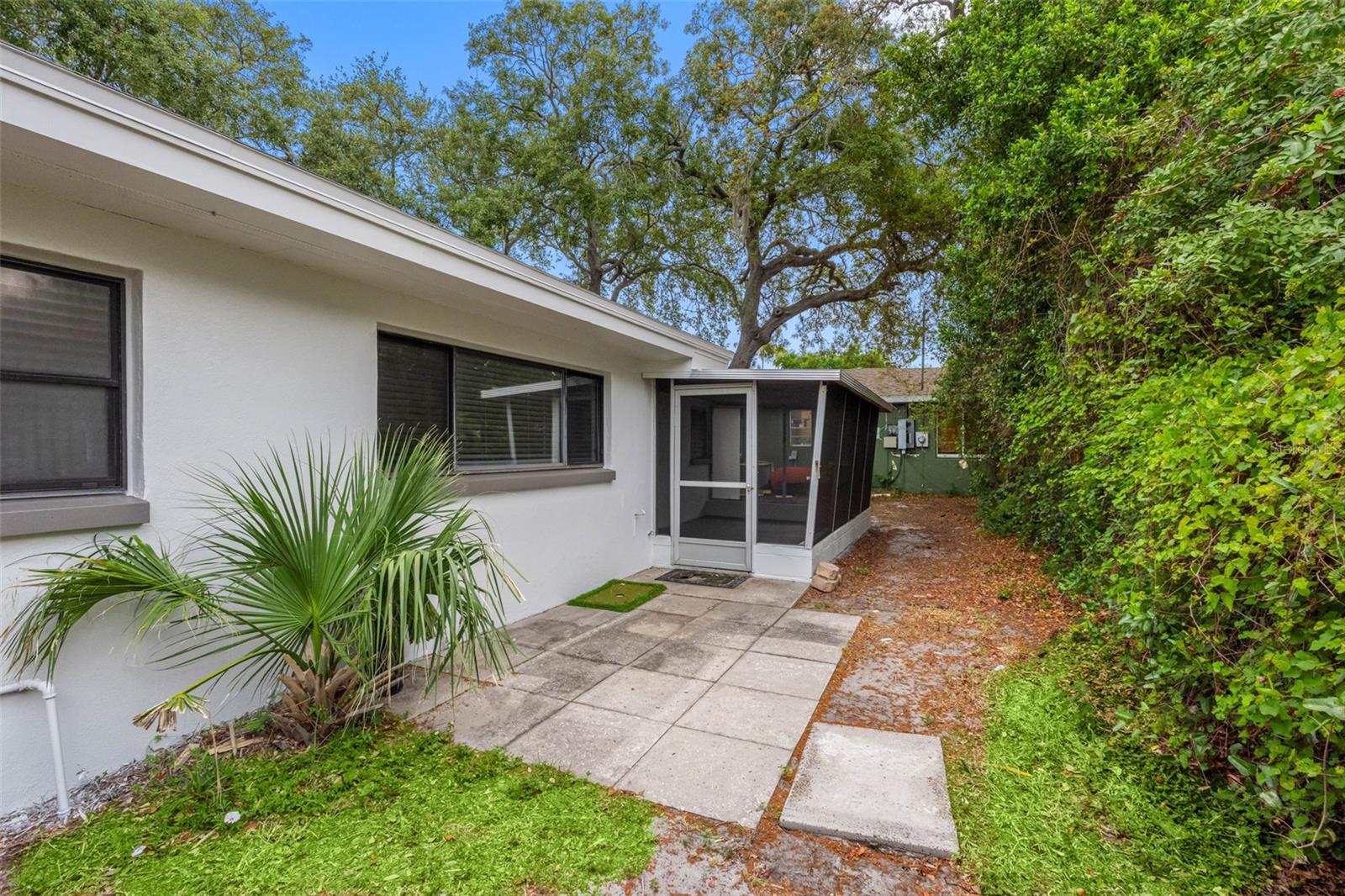1005 Apache Trl, Clearwater, FL 33755
