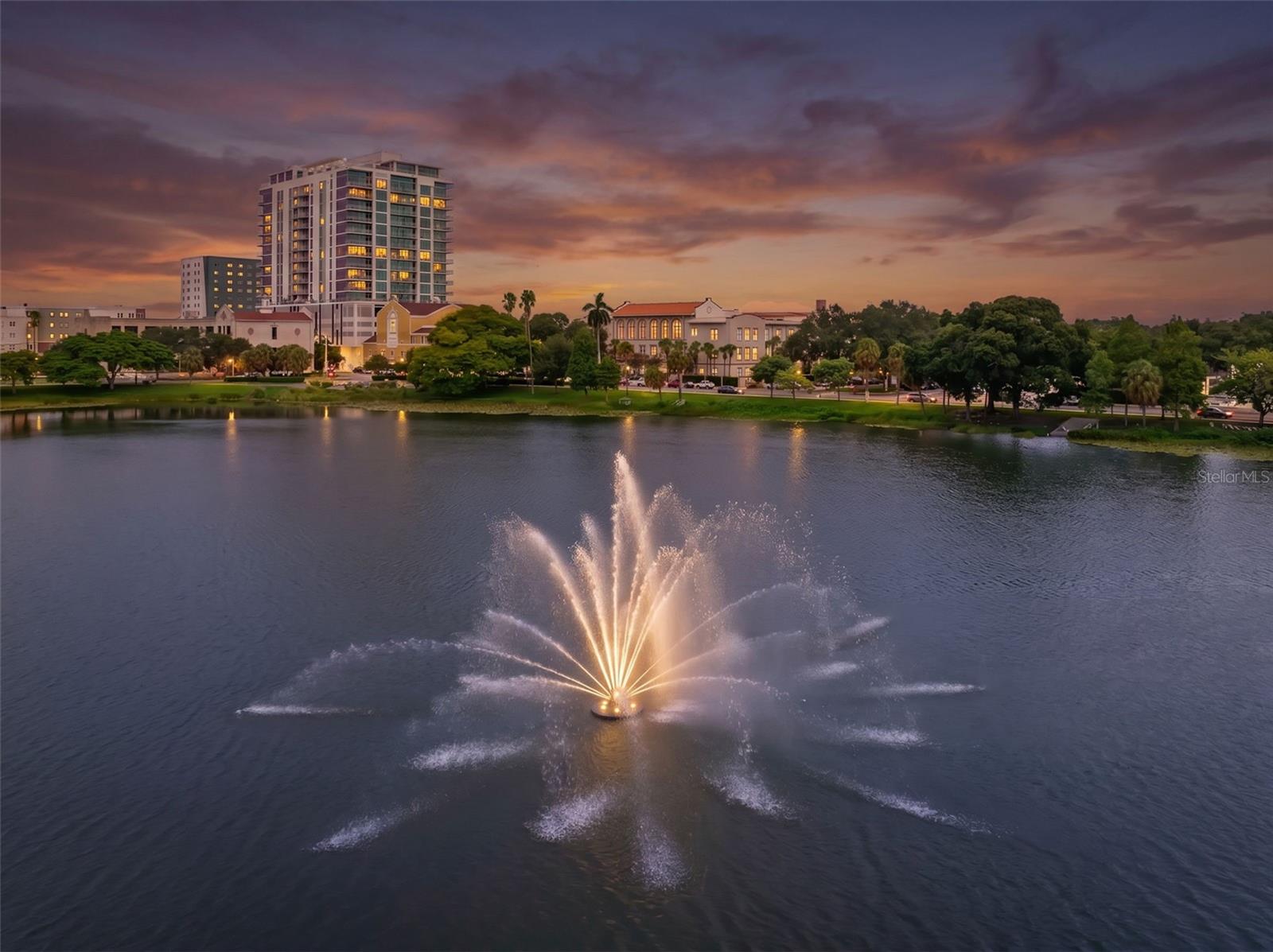 701 Mirror Lake Dr N #201, St Petersburg, FL 33701