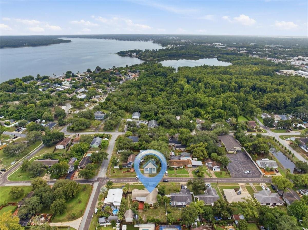 1221 E Lime St, Tarpon Springs, FL 34689