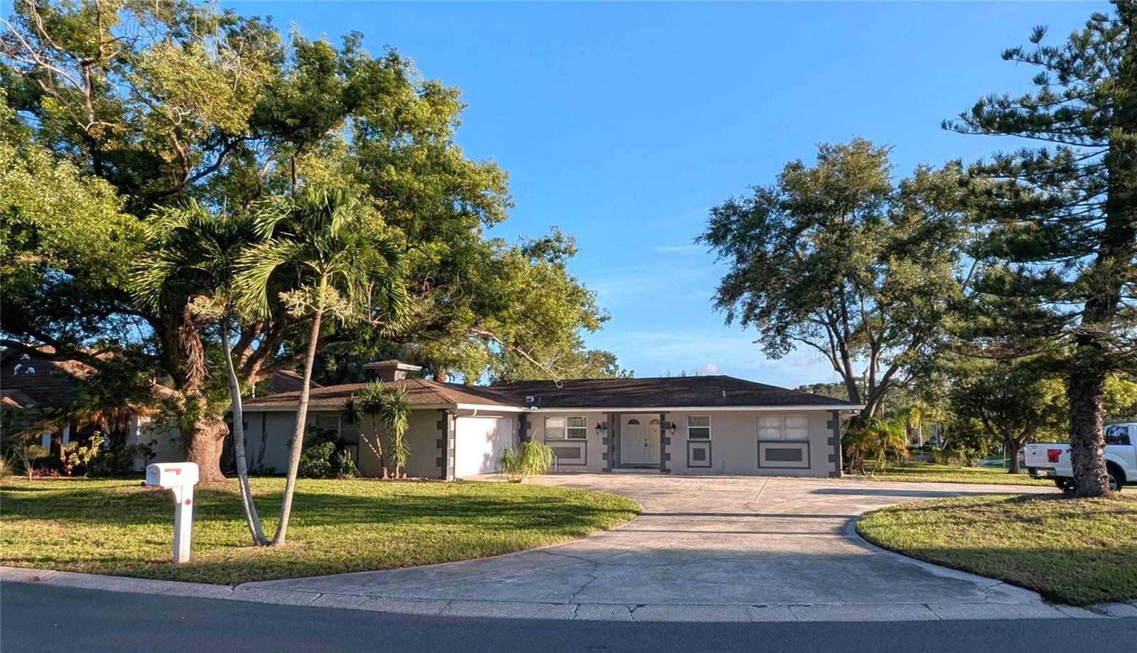 3273 Harbor Lake Dr, Largo, FL 33770