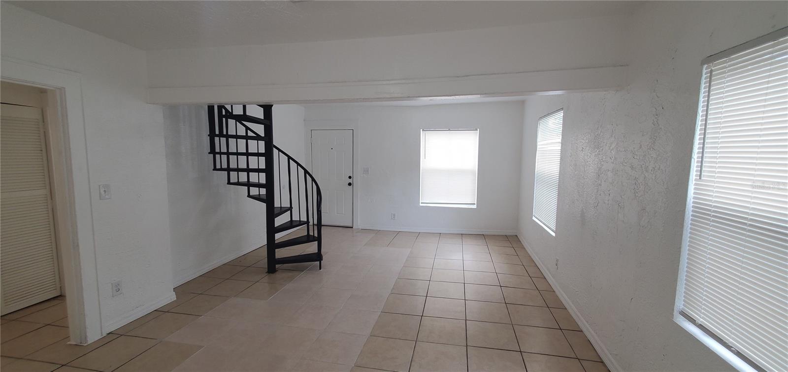 1721 Prescott St S, St Petersburg, FL 33712