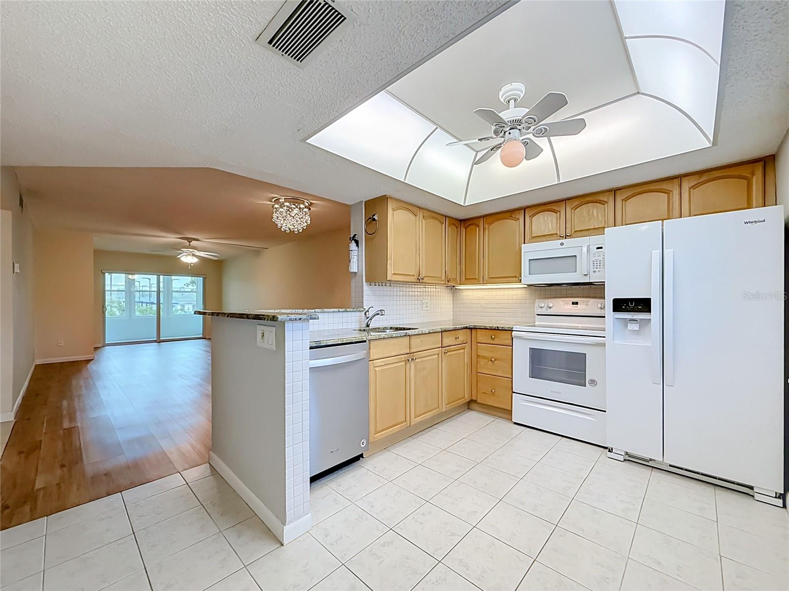 952 Virginia St #207, Dunedin, FL 34698