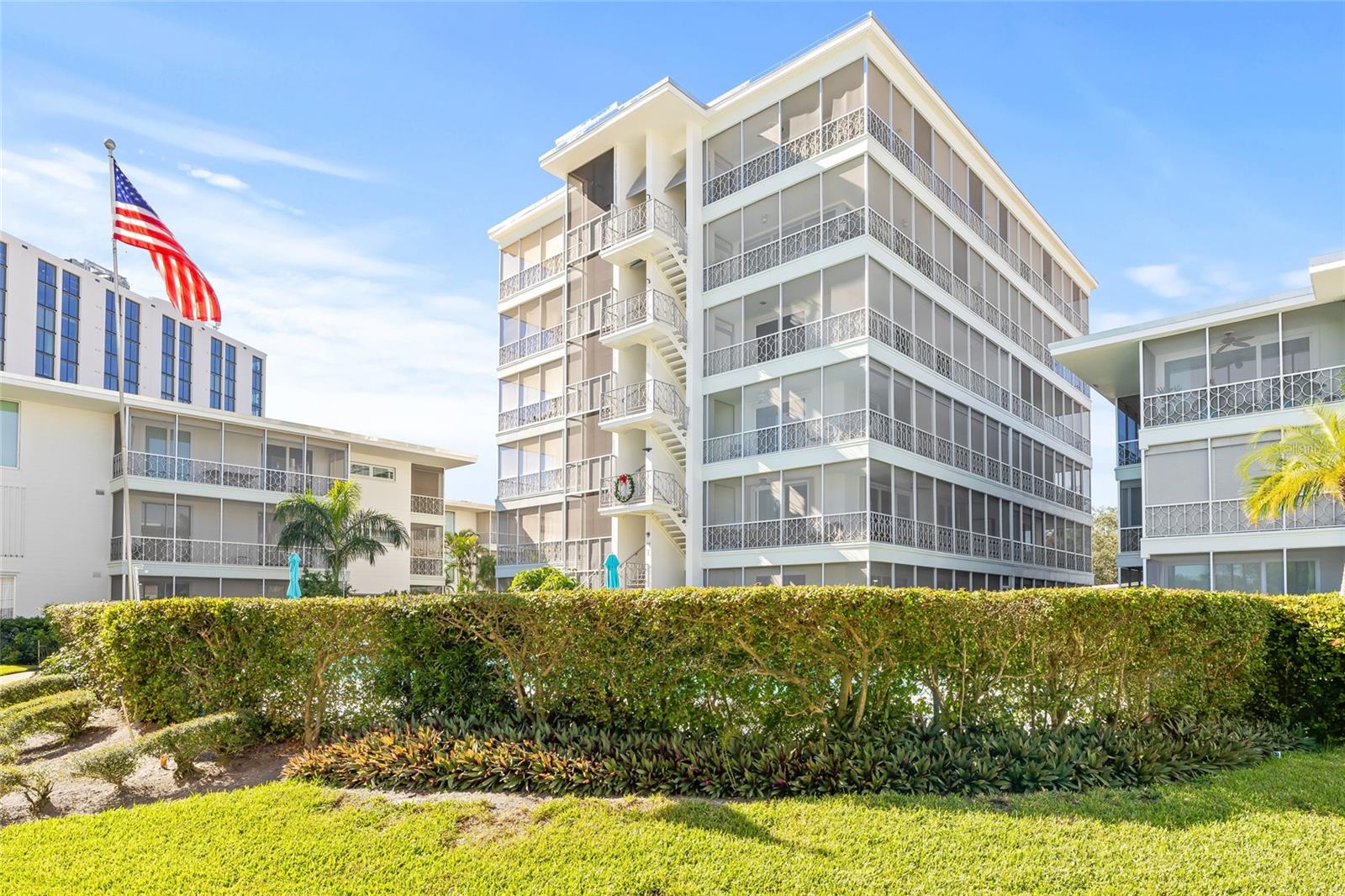 1012 N Shore Dr NE #14, St Petersburg, FL 33701