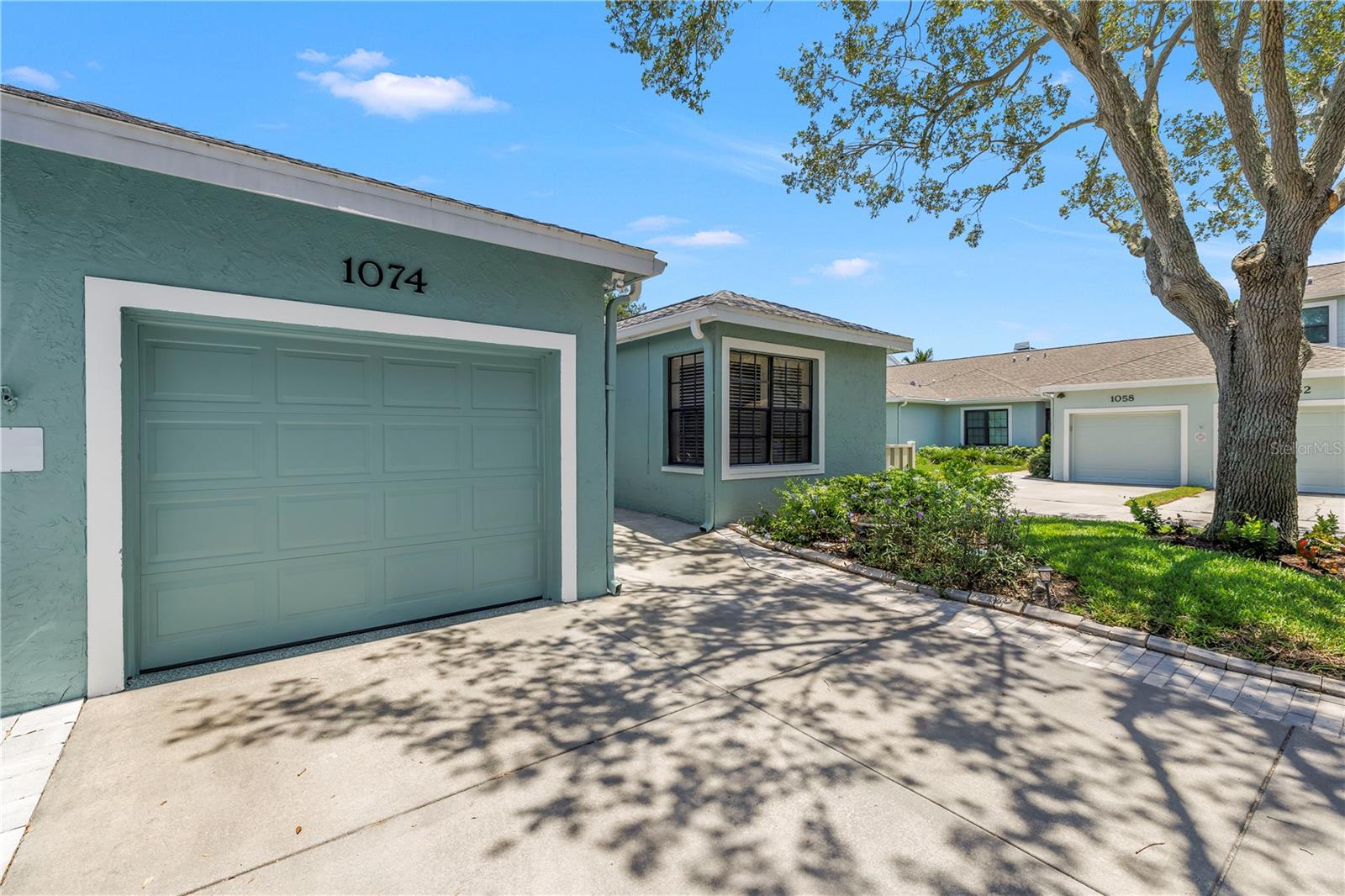 1074 Sanabel Ct NE, St Petersburg, FL 33702