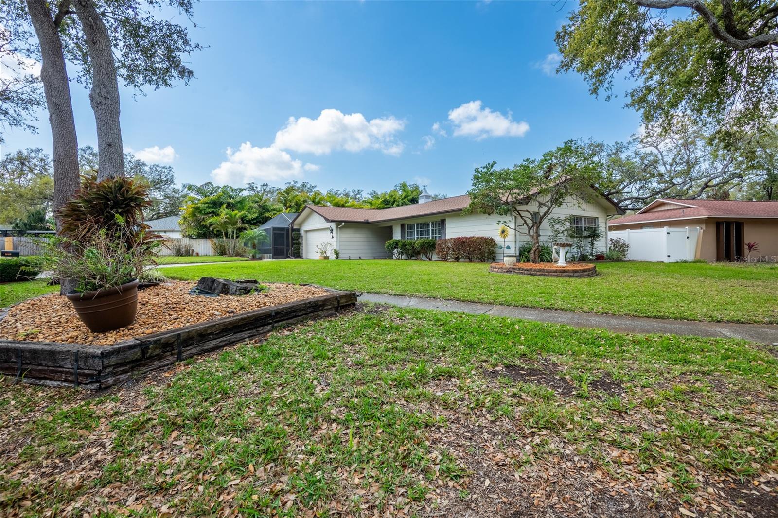1830 Oak Forest Dr S, Clearwater, FL 33759