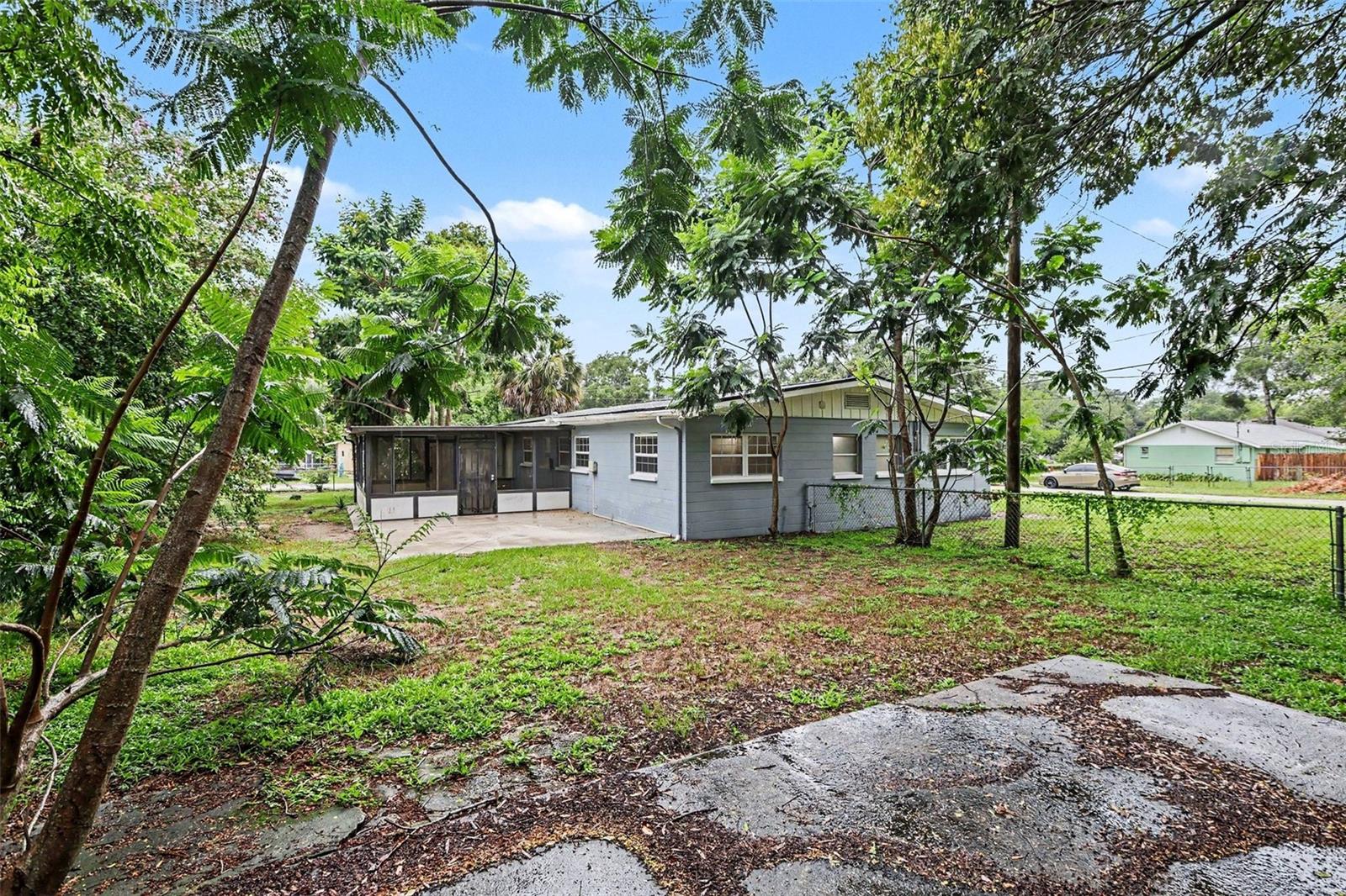 8101 N 17th St, Tampa, FL 33604