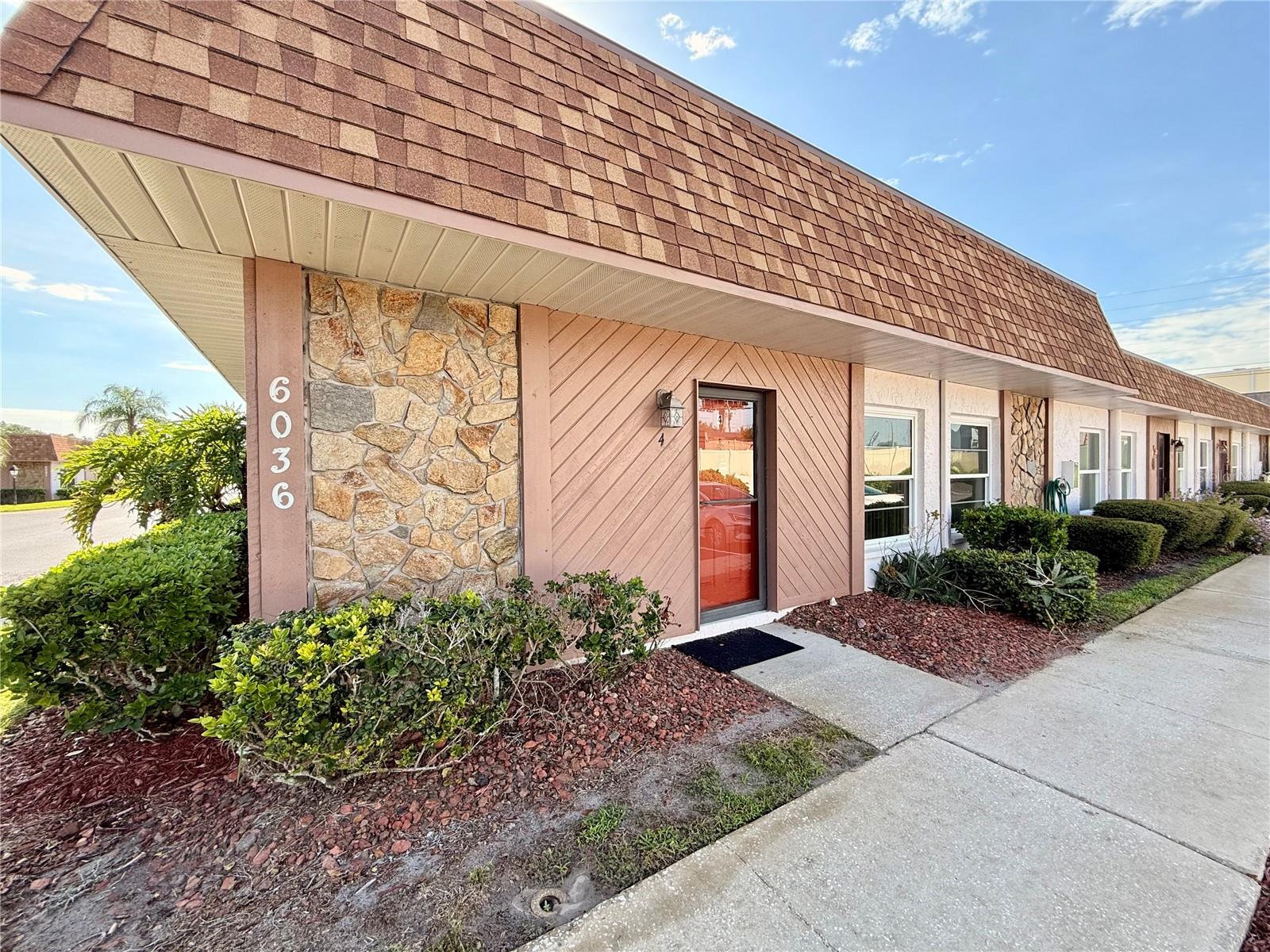 6036 Chesham Dr #4, New Port Richey, FL 34653