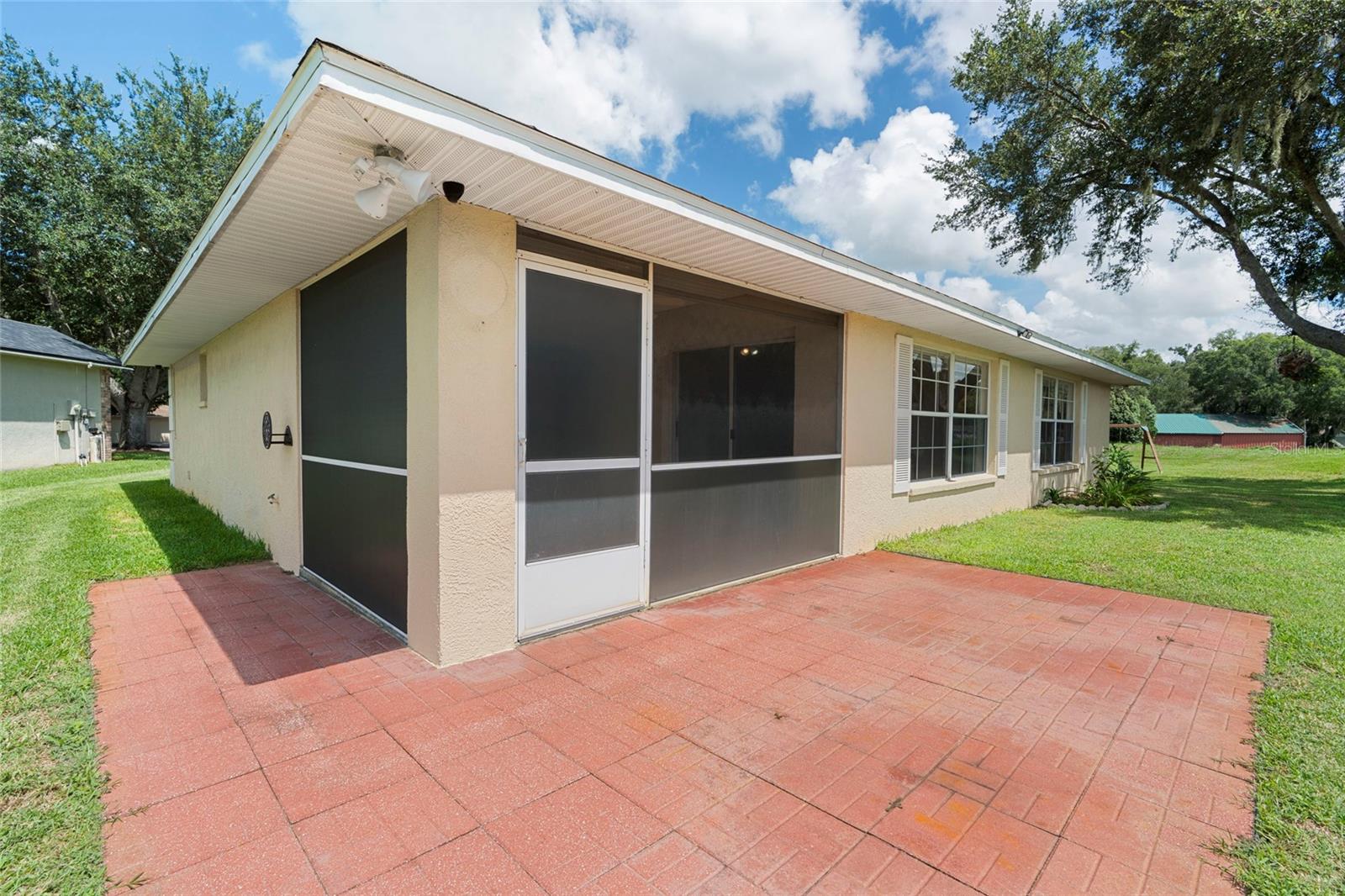 6412 Laurelwood Dr, Zephyrhills, FL 33542