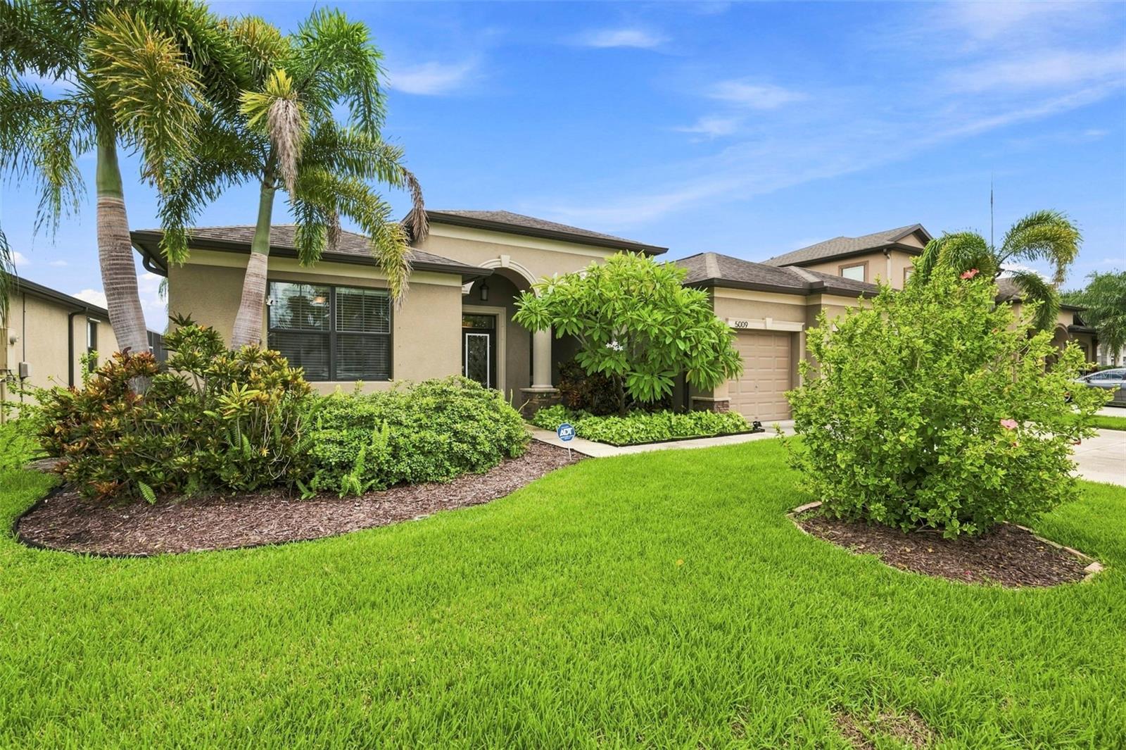 5009 Jagged Cloud Dr, Wimauma, FL 33598