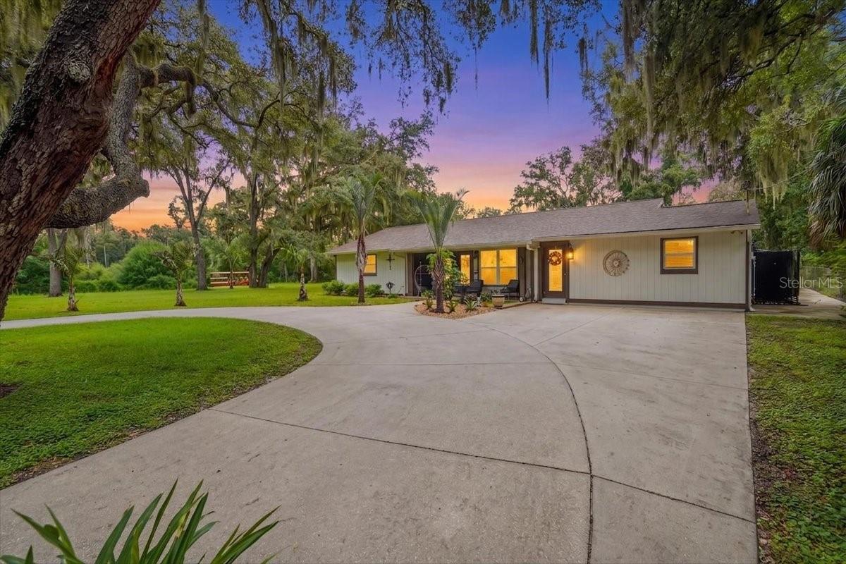 205 Cagle Rd, Brandon, FL 33511