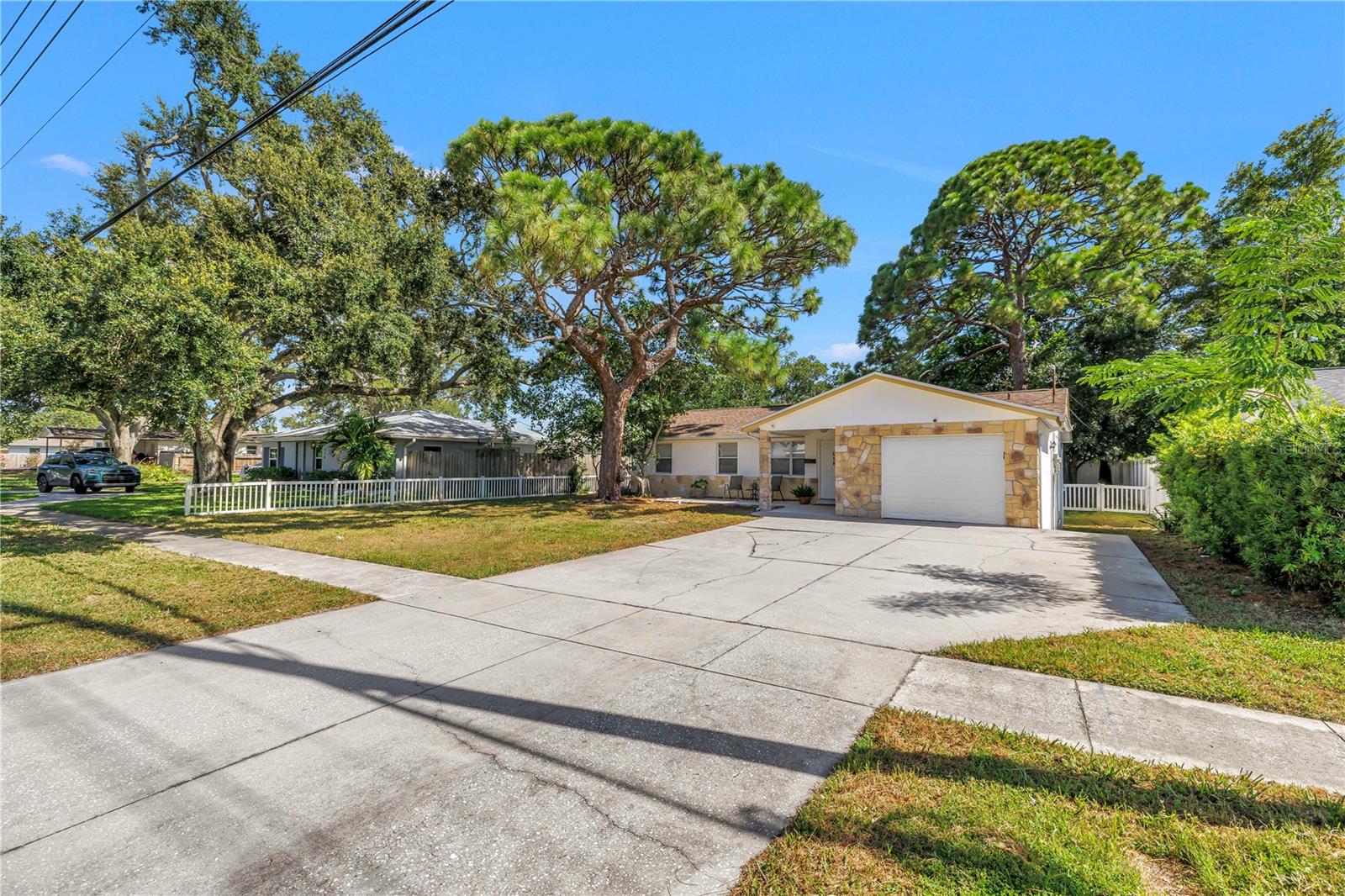 518 62nd Ave NE, St Petersburg, FL 33702