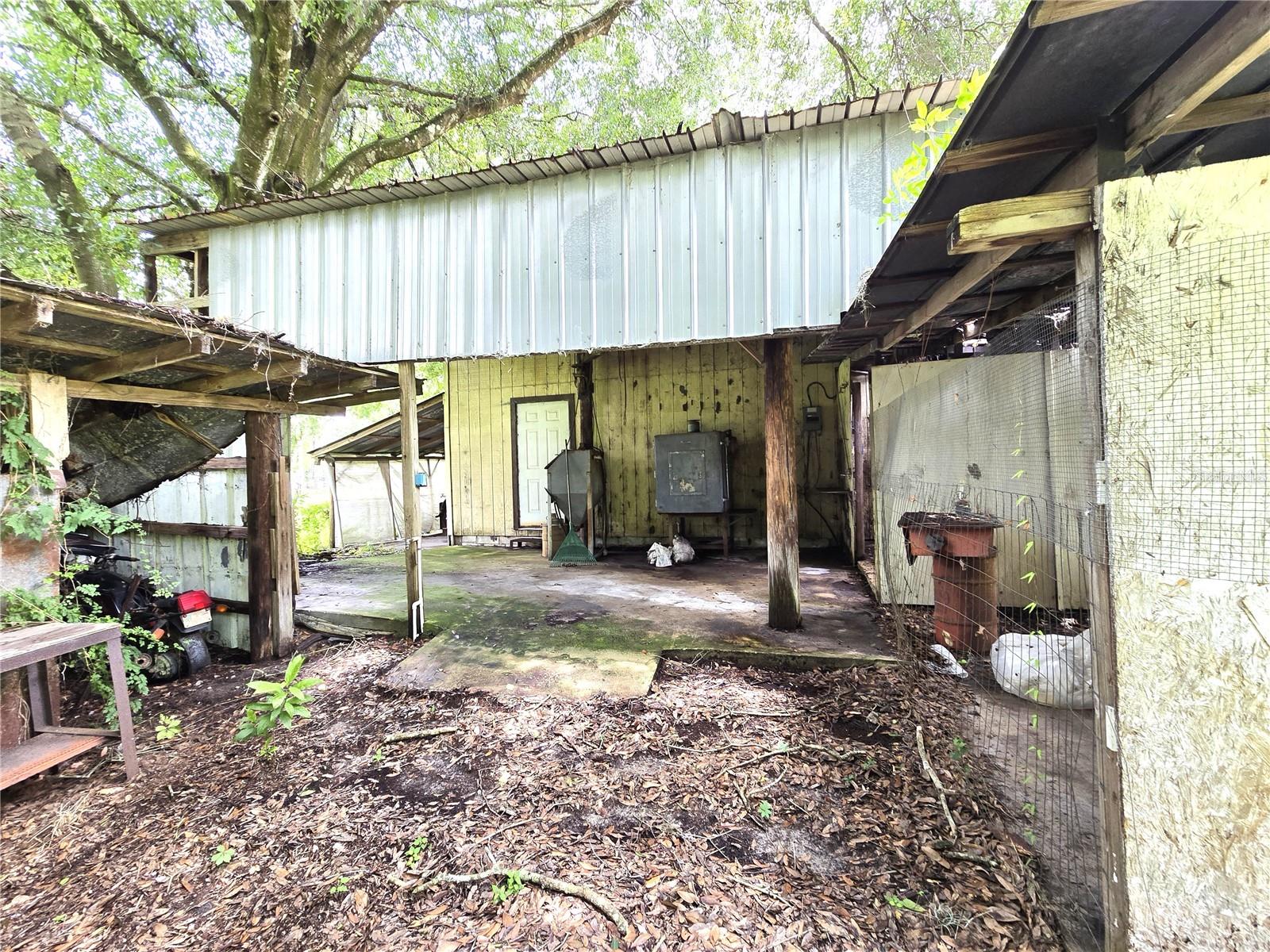 1214 Jerry Smith Rd, Dover, FL 33527