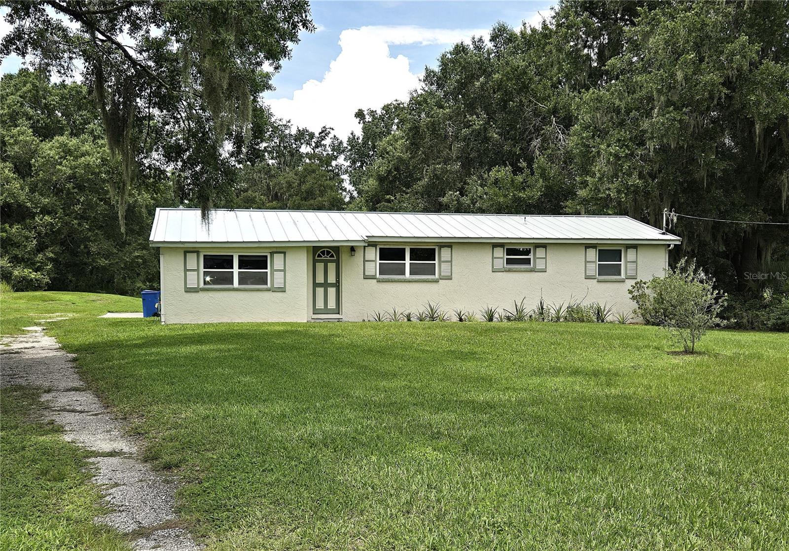 1214 Jerry Smith Rd, Dover, FL 33527