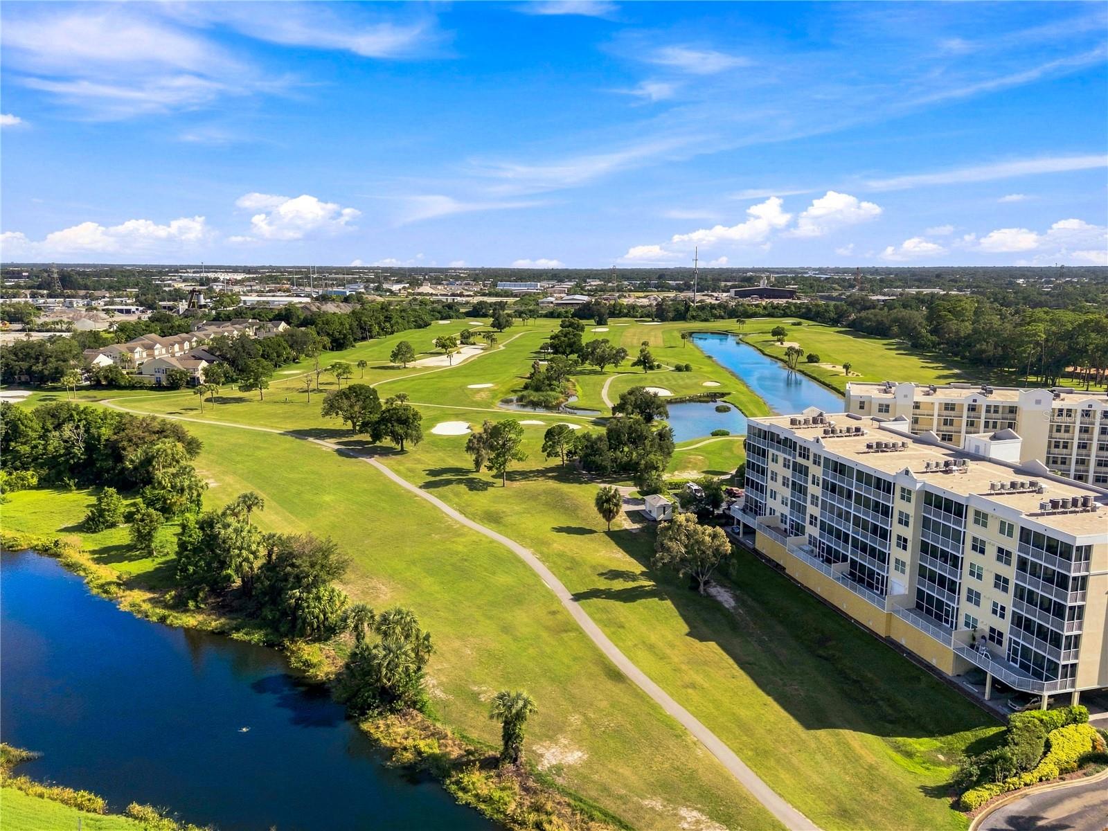 1200 Country Club Dr #3105, Largo, FL 33771