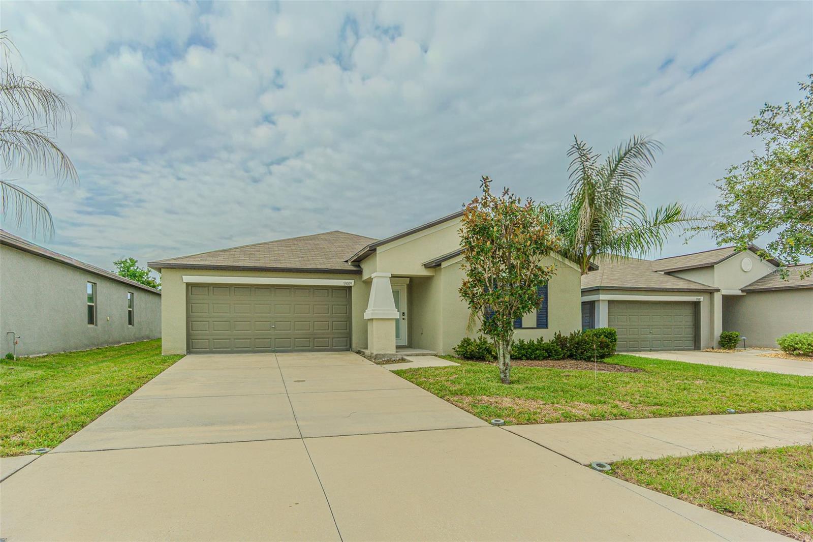 13009 Majestic Garden Ln, Riverview, FL 33579