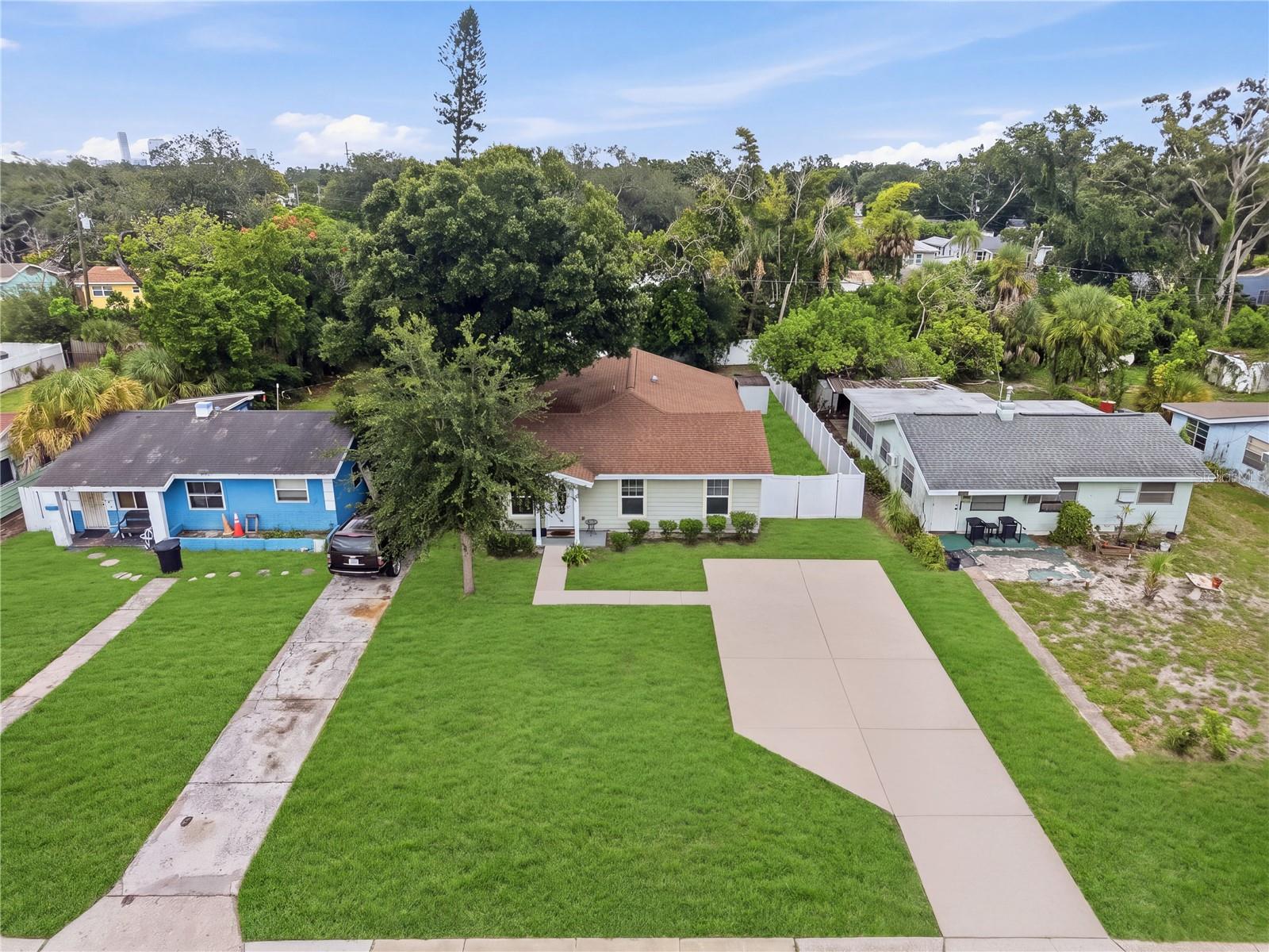 1542 28th St S, St Petersburg, FL 33712