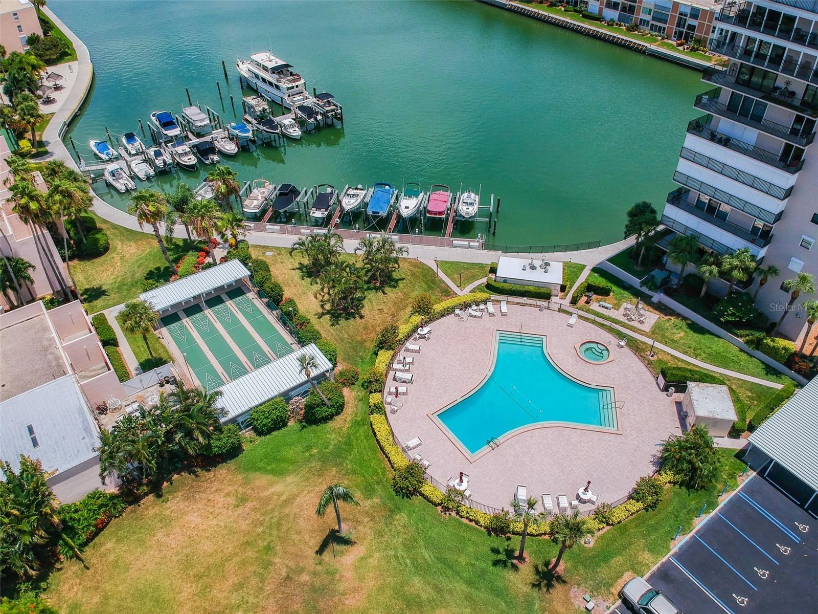 7465 Bay Island Dr S #313, South Pasadena, FL 33707