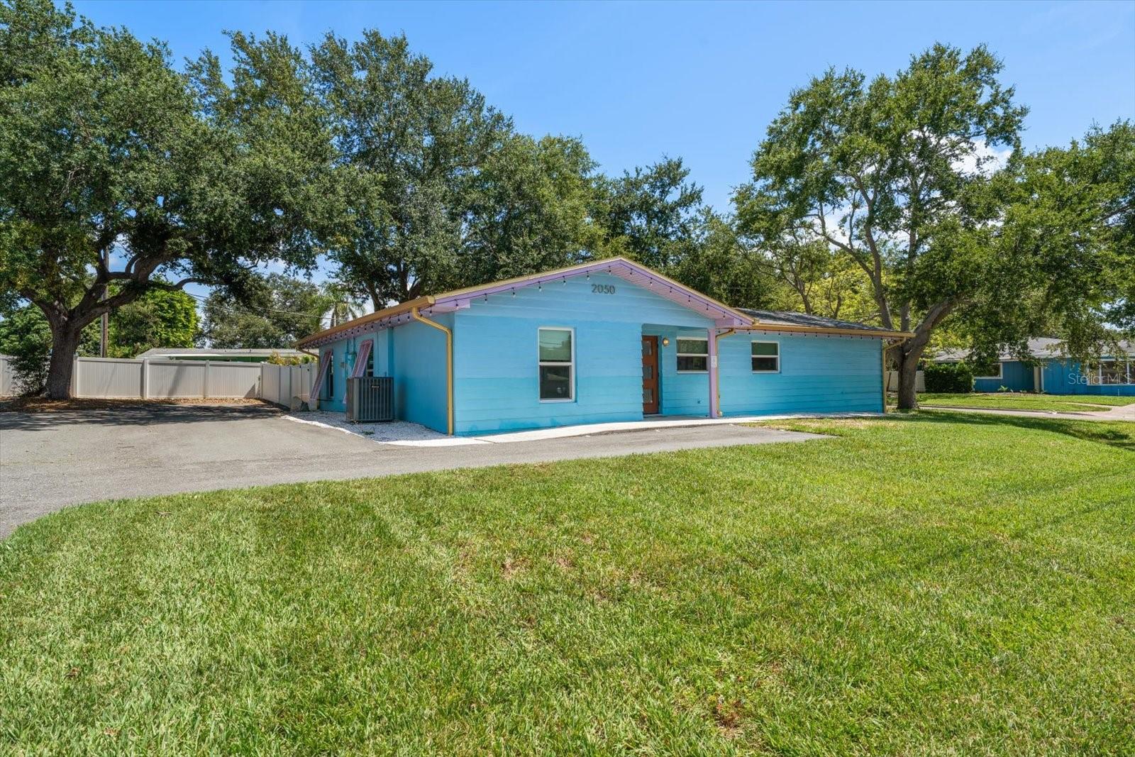 2050 W Bay Dr, Largo, FL 33770