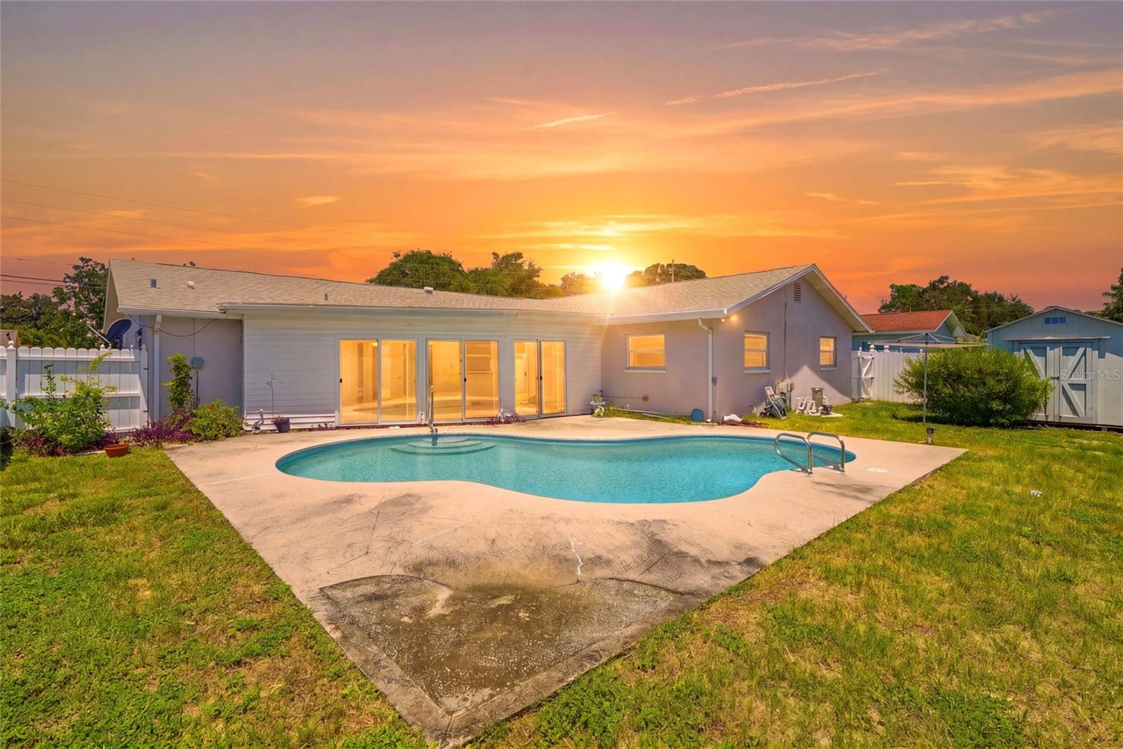 13219 Ridge Rd, Largo, FL 33778