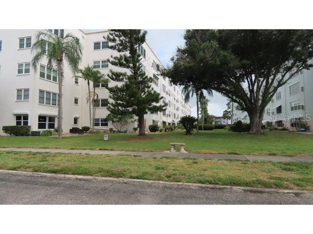 5603 80th St N #207, St Petersburg, FL 33709