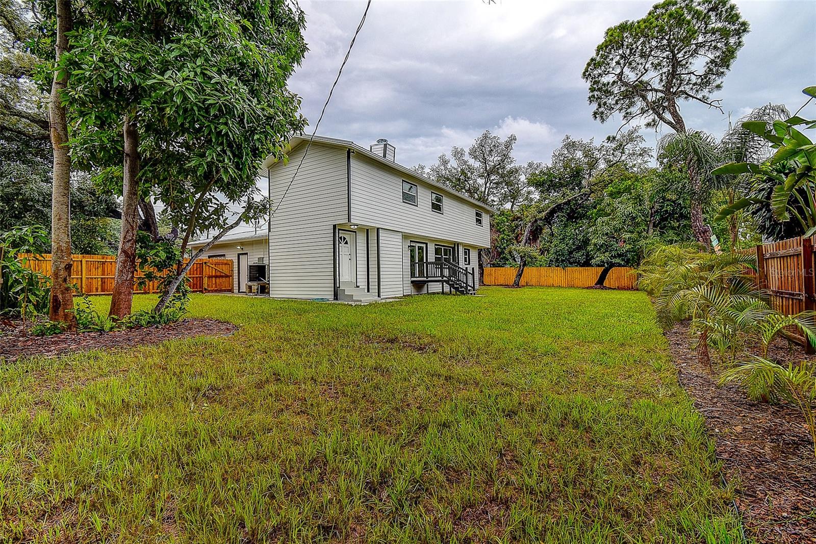 5546 113th St, Seminole, FL 33772