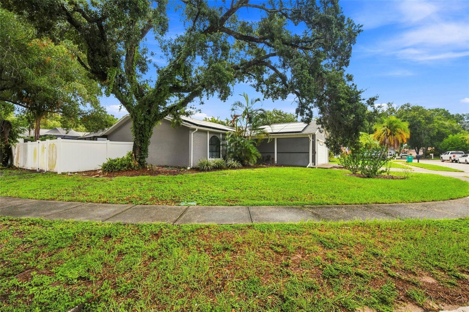 2475 Gulfbreeze Cir, Palm Harbor, FL 34683
