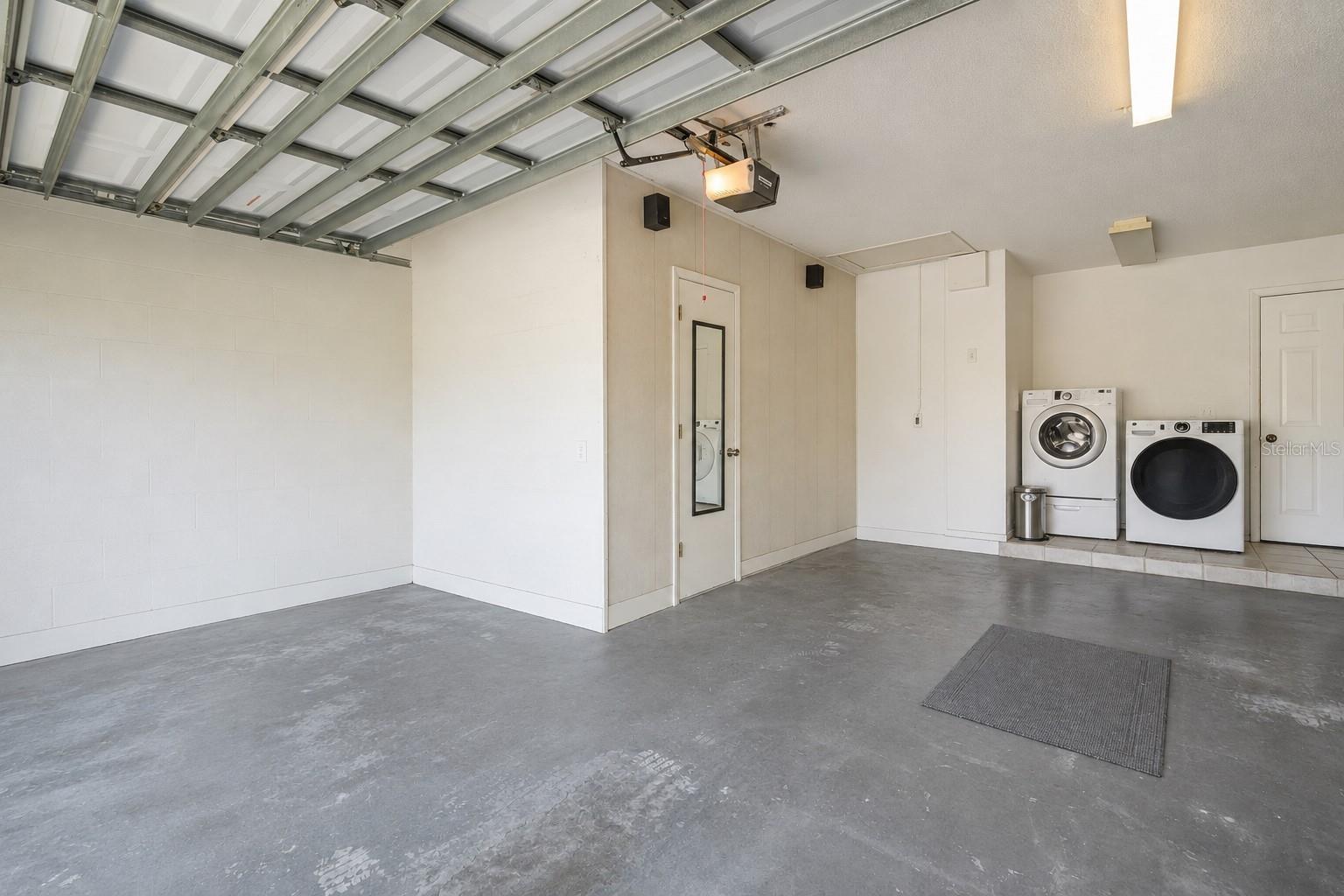 911 Southern Pine Ln, Sarasota, FL 34243
