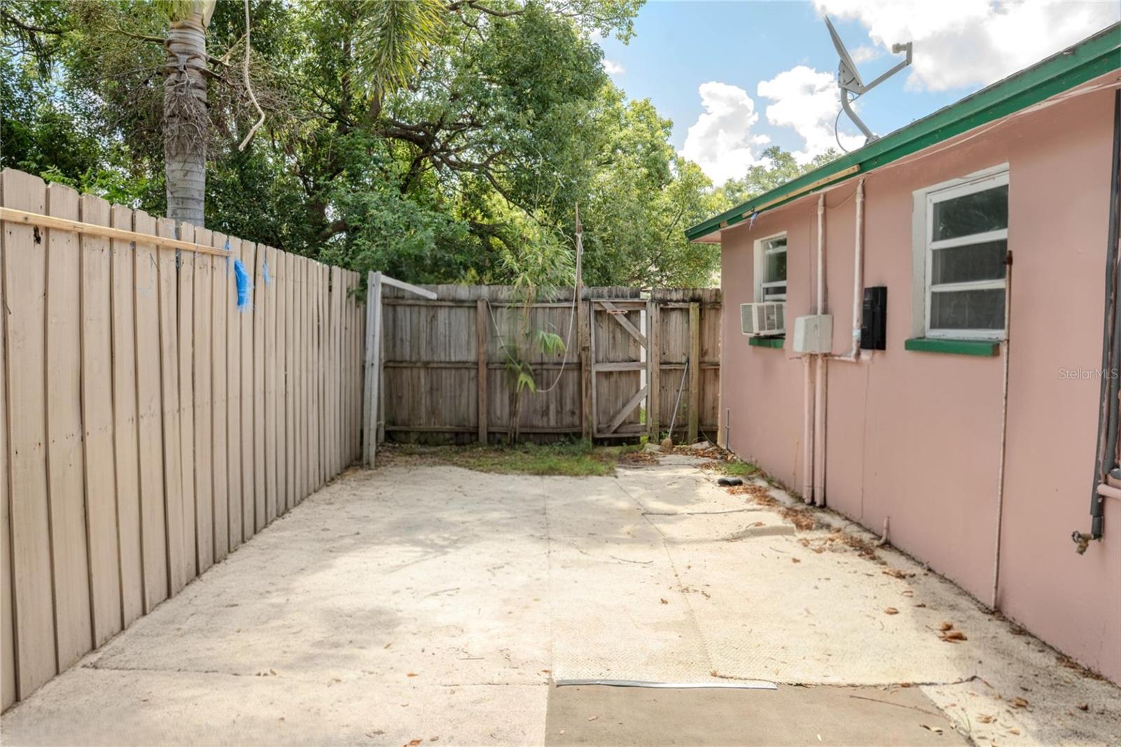 636 Dogwood Ct, Dunedin, FL 34698