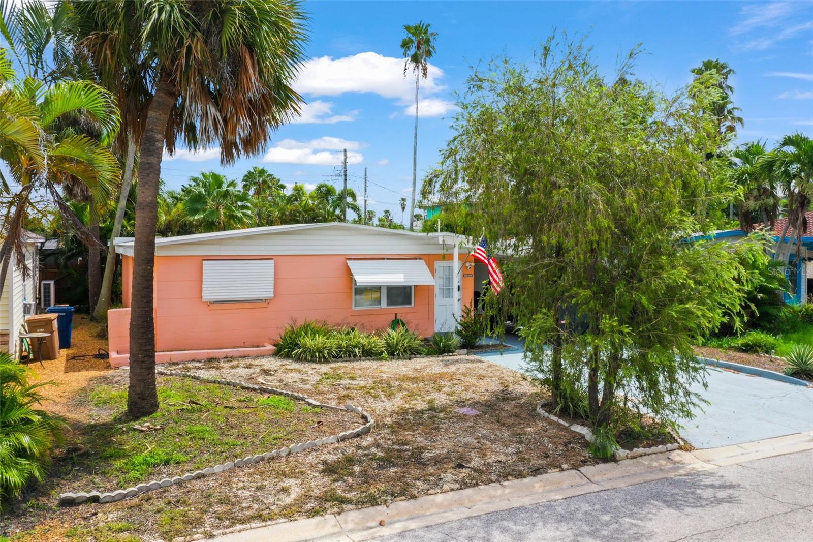14023 Palm St, Madeira Beach, FL 33708