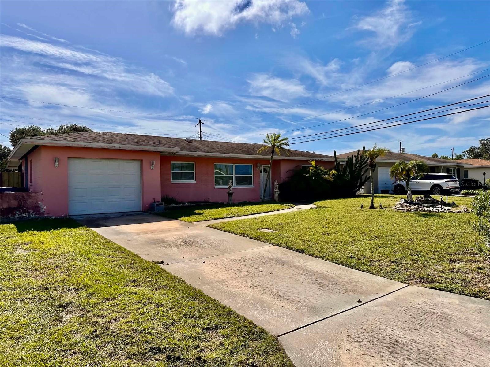 8923 110th Ln, Seminole, FL 33772