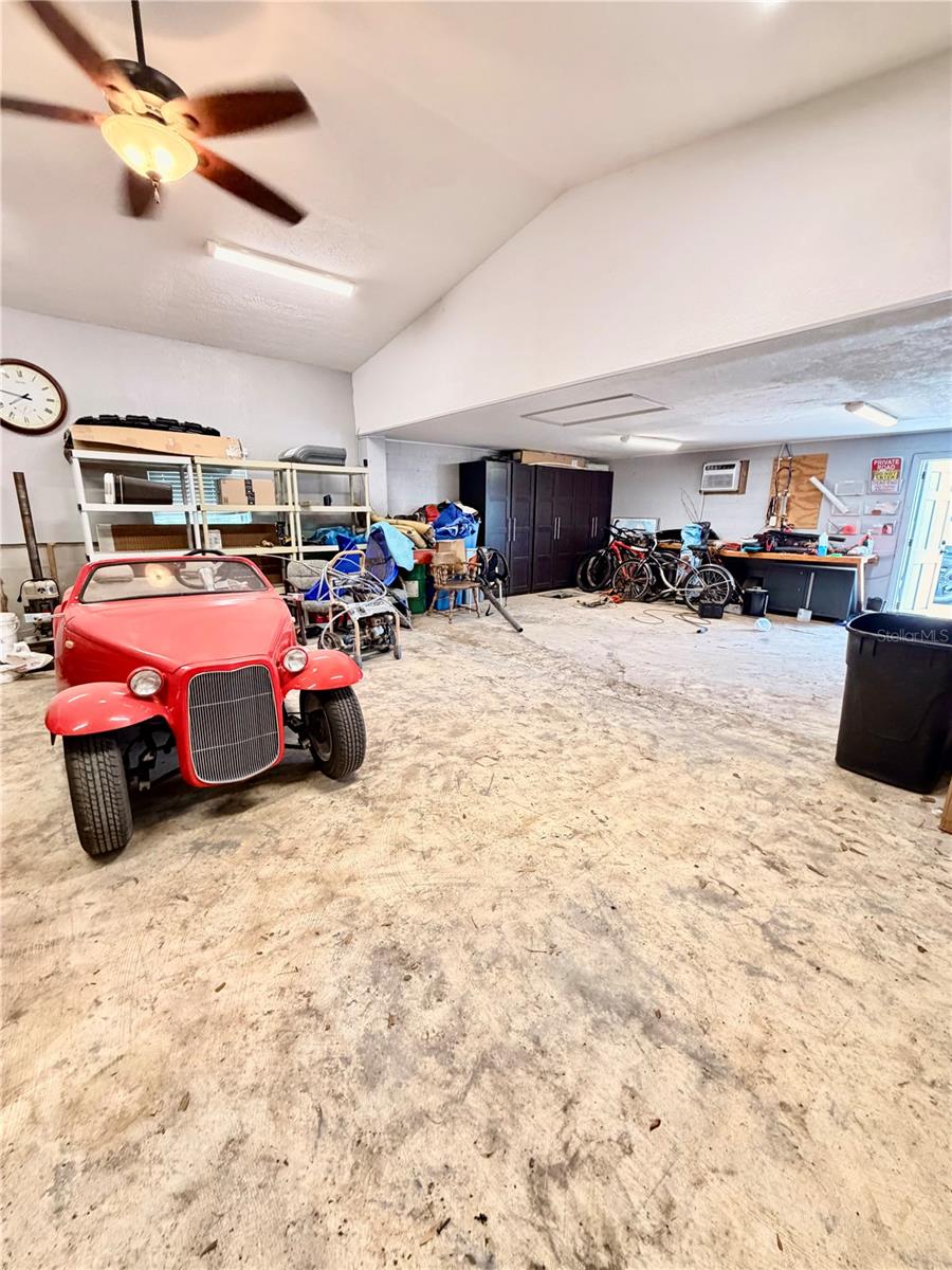 1322 N Pinellas Ave, Tarpon Springs, FL 34689