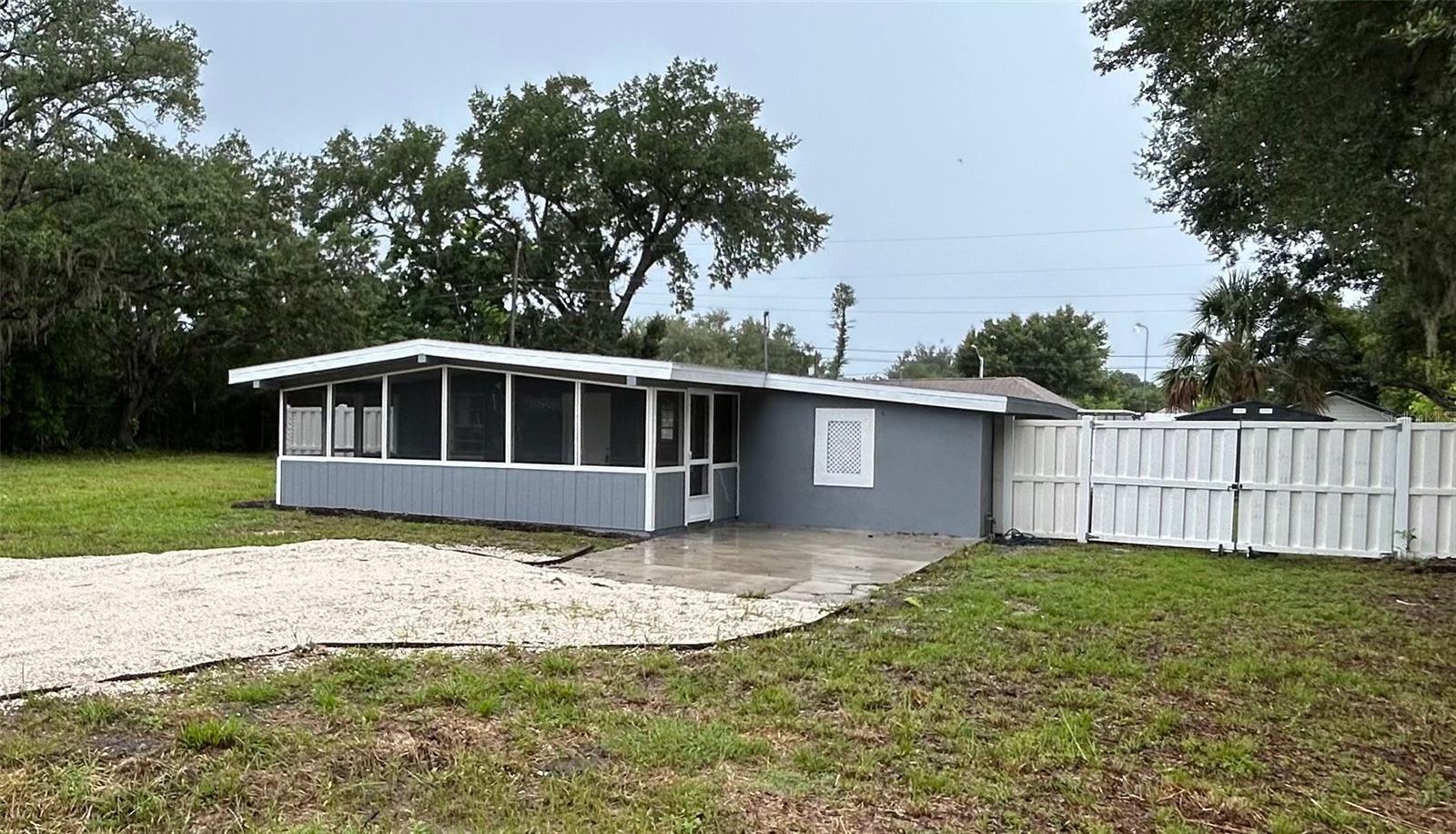 1411 24th Ave E, Bradenton, FL 34208
