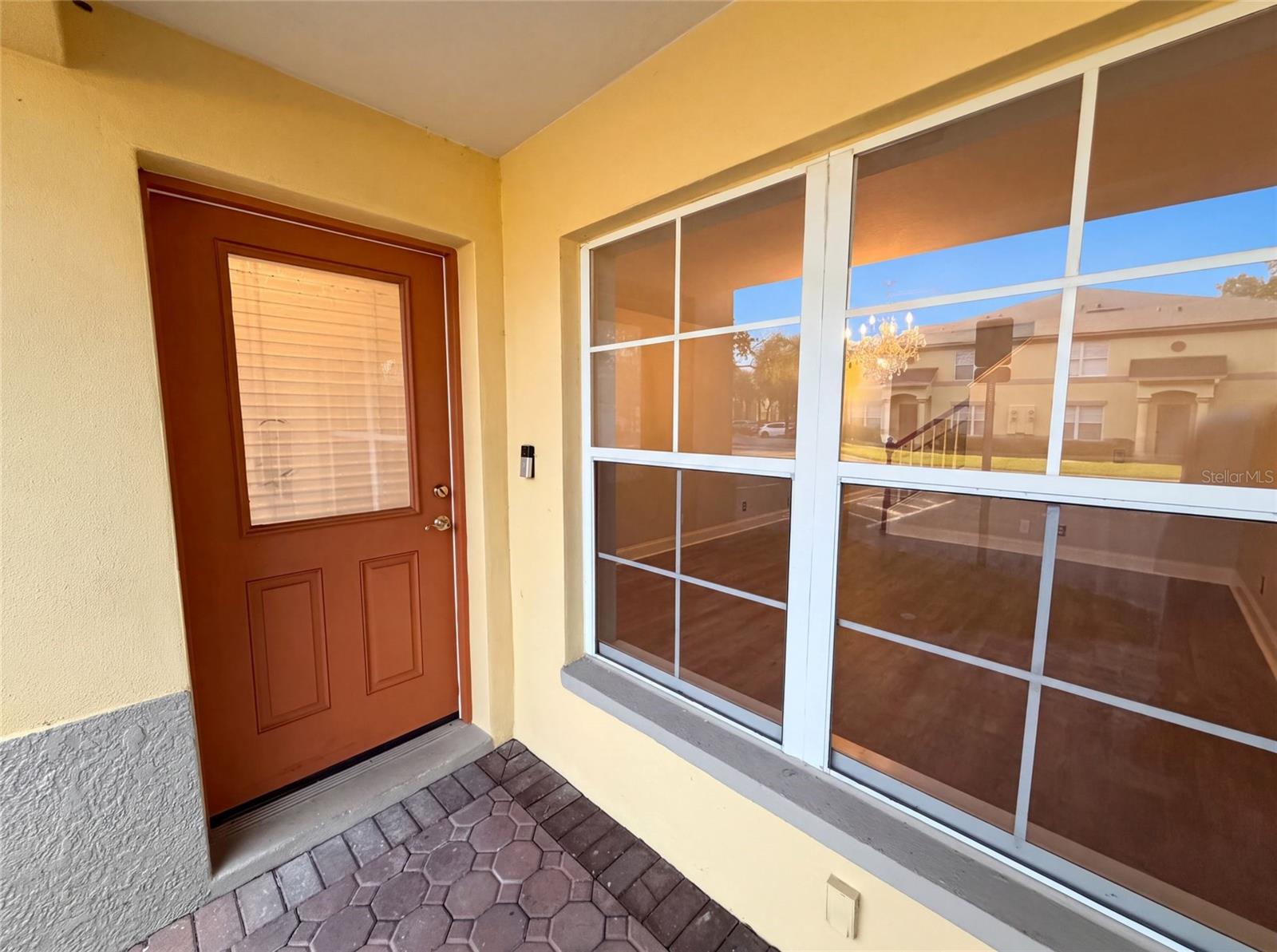 112 Coquina Bay Dr, St Petersburg, FL 33705