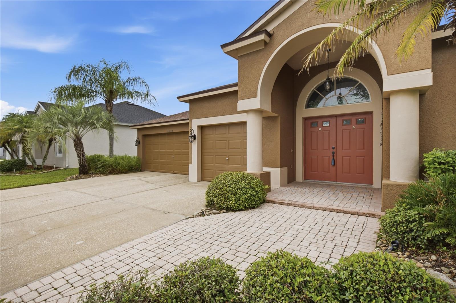 25843 Risen Star Dr, Wesley Chapel, FL 33544