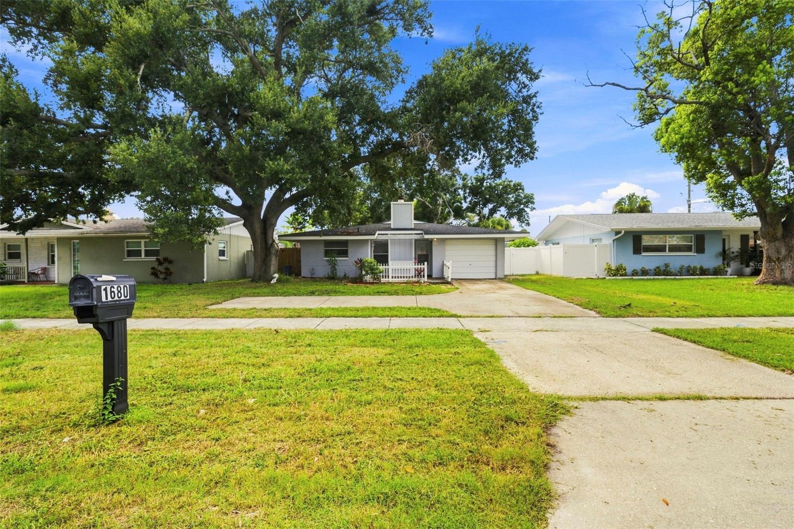 1680 Pinehurst Rd, Dunedin, FL 34698