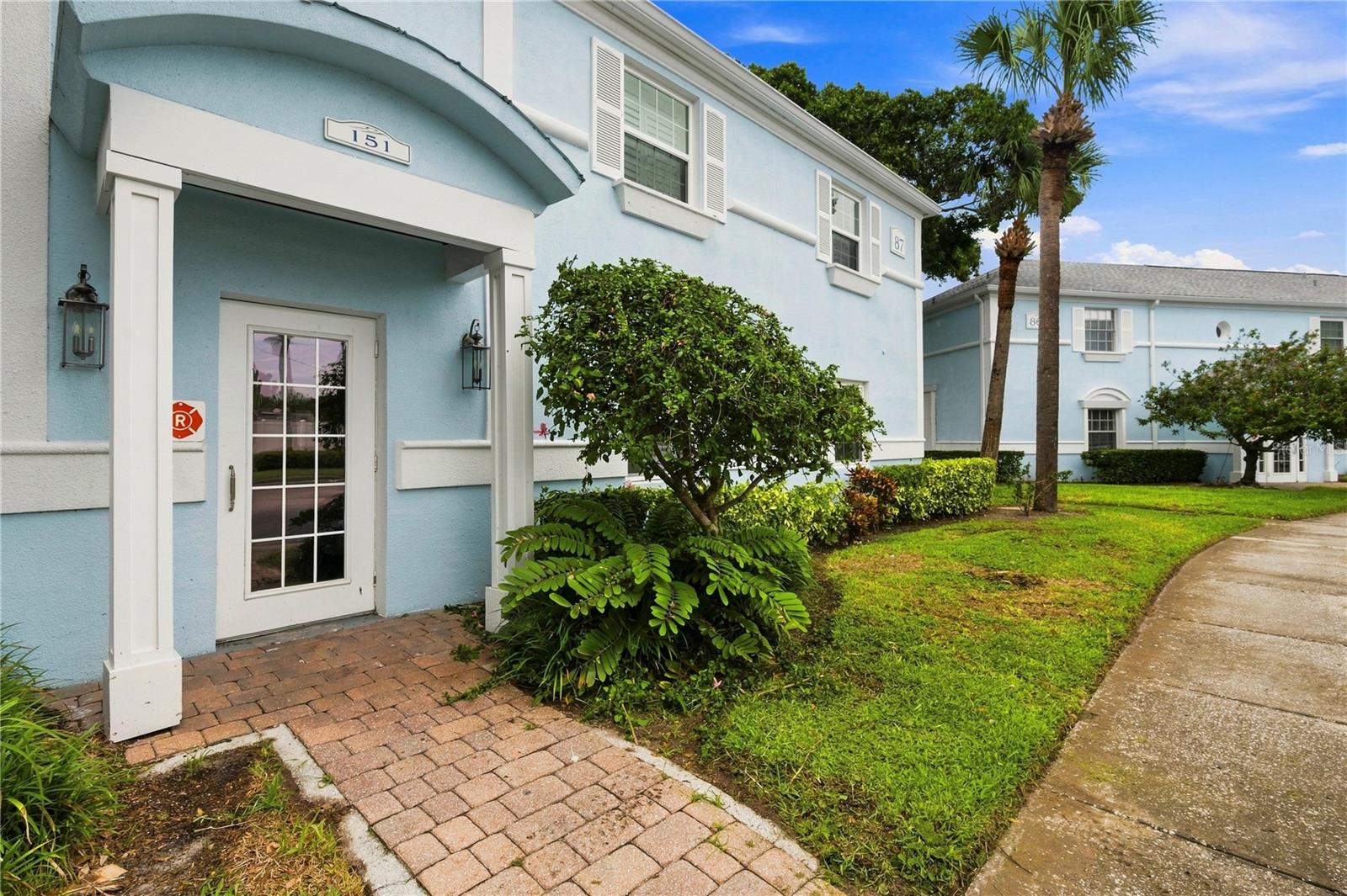 151 Seahorse Dr SE #B, St Petersburg, FL 33705