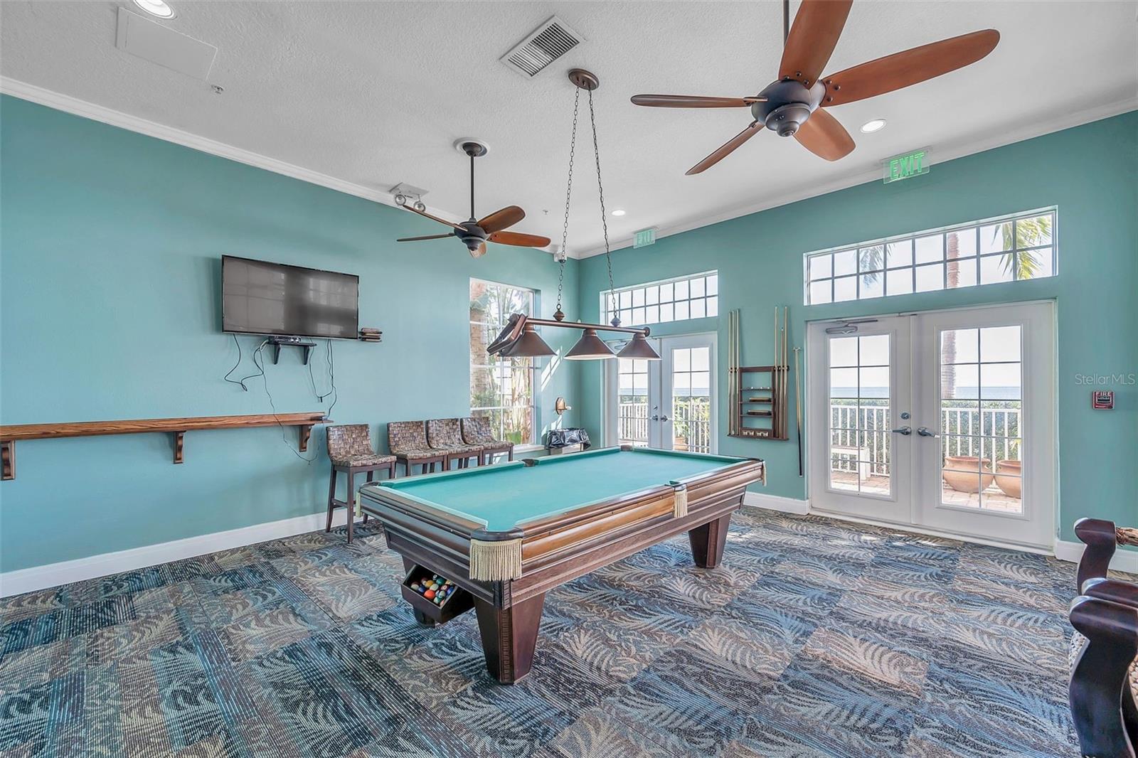151 Seahorse Dr SE #B, St Petersburg, FL 33705