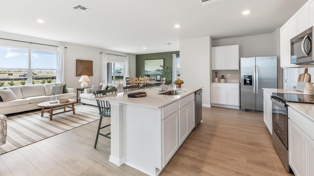 18611 Lookout Ridge Pl, Lakewood Ranch, FL 34211