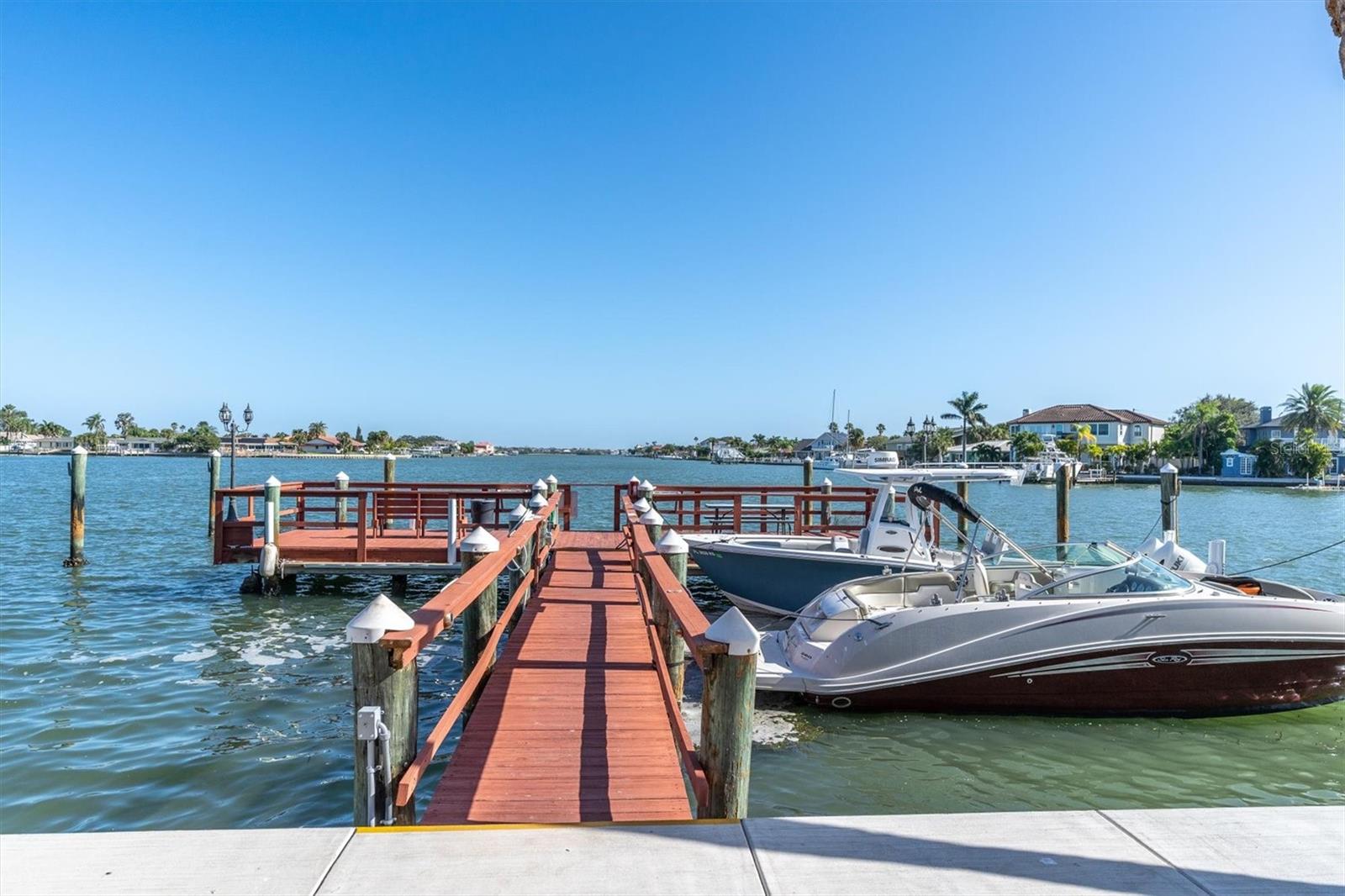 6363 Gulf Winds Dr #233, St Petersburg, FL 33706