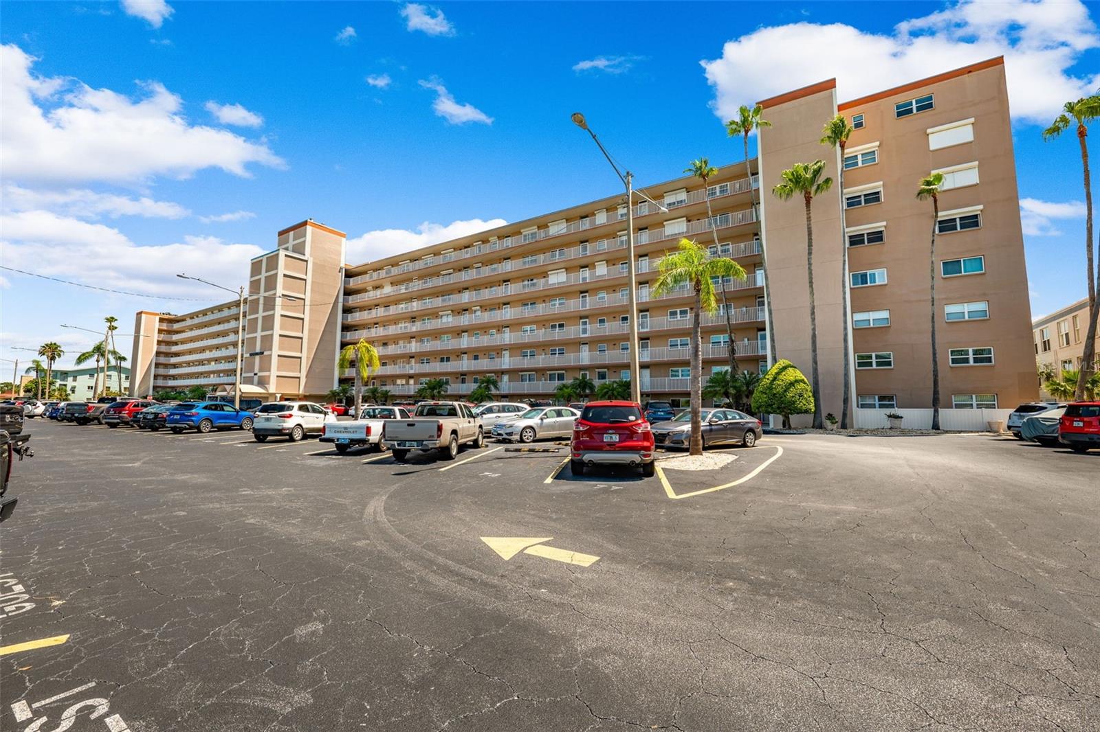 1847 Shore Dr S #101, St Petersburg, FL 33707