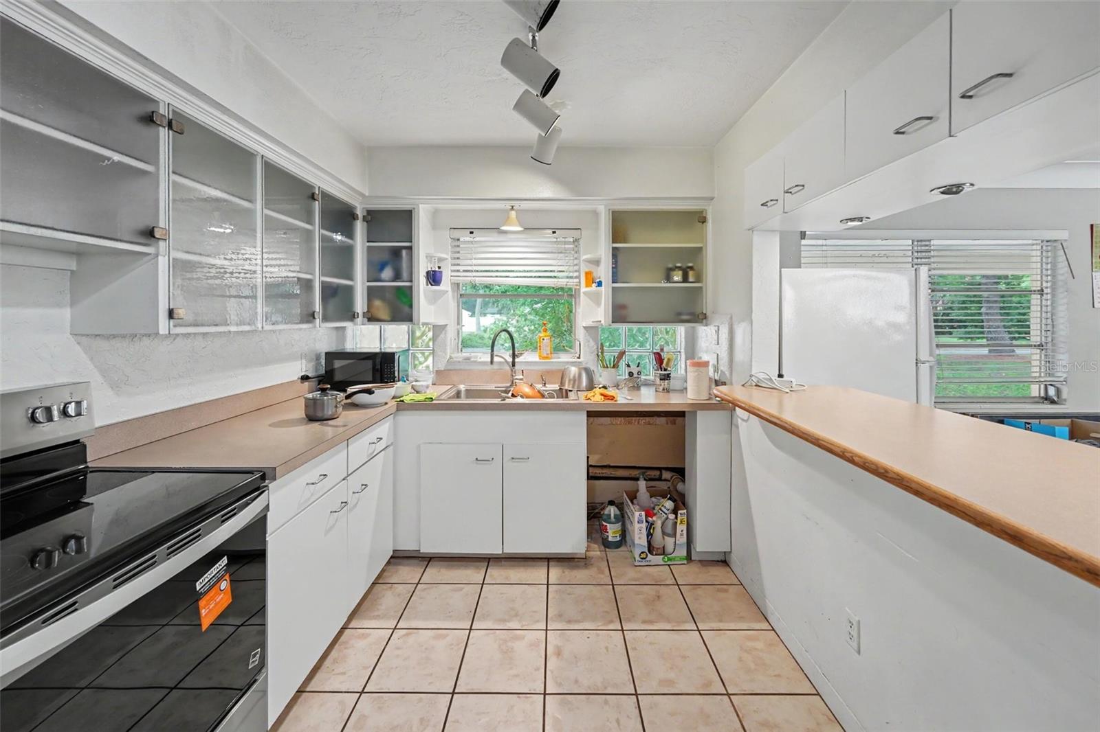 6415 2nd Ave N, St Petersburg, FL 33710