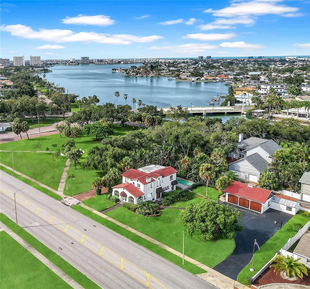 120 Park St N, St Petersburg, FL 33710