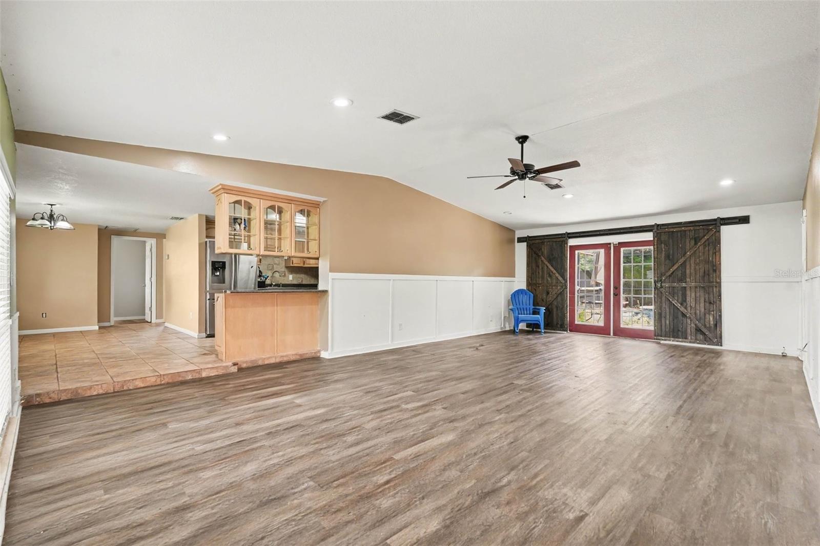 805 W College Ave, Ruskin, FL 33570